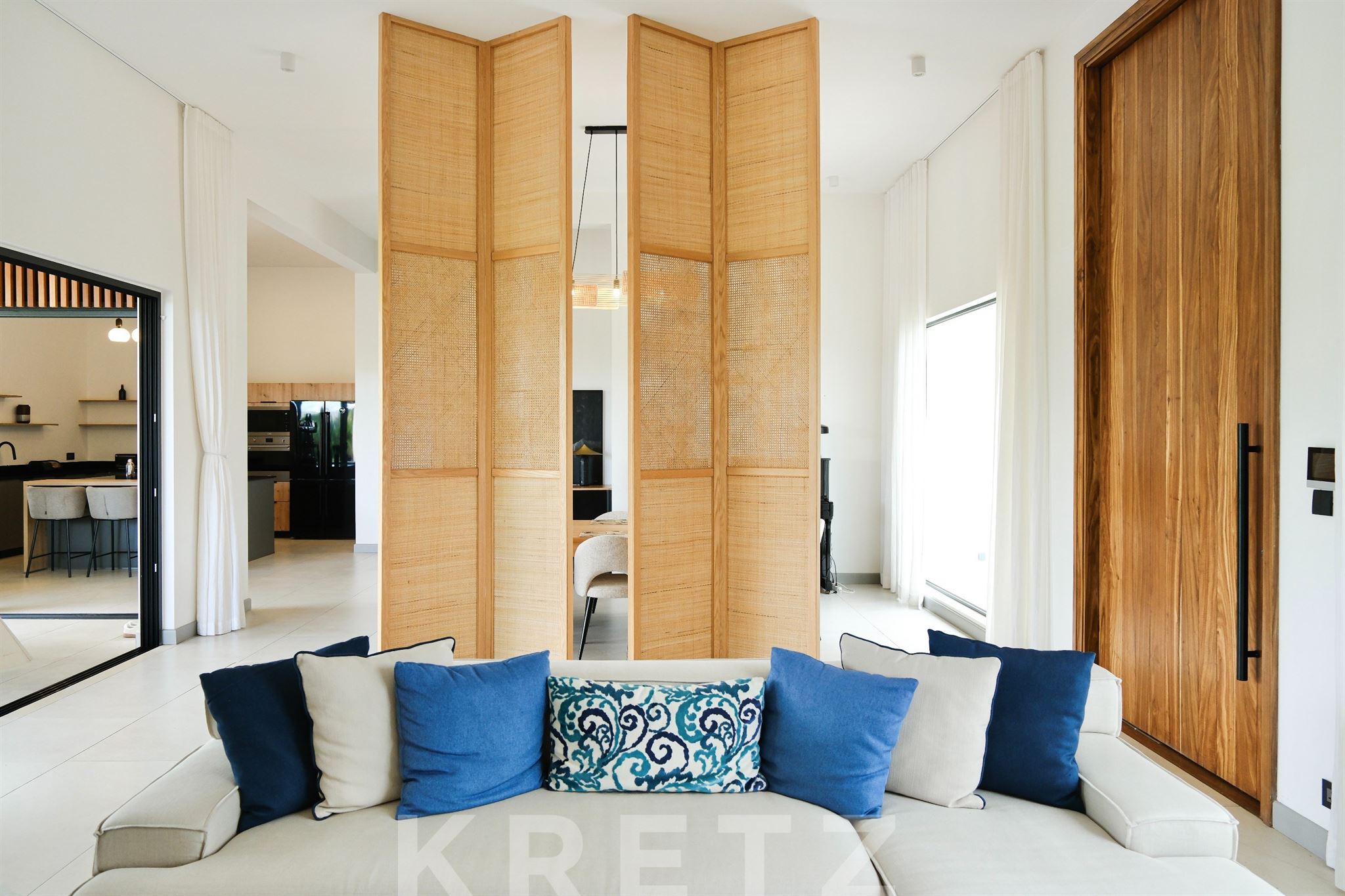 Contemporary villa in the heart of the Anahita golf course