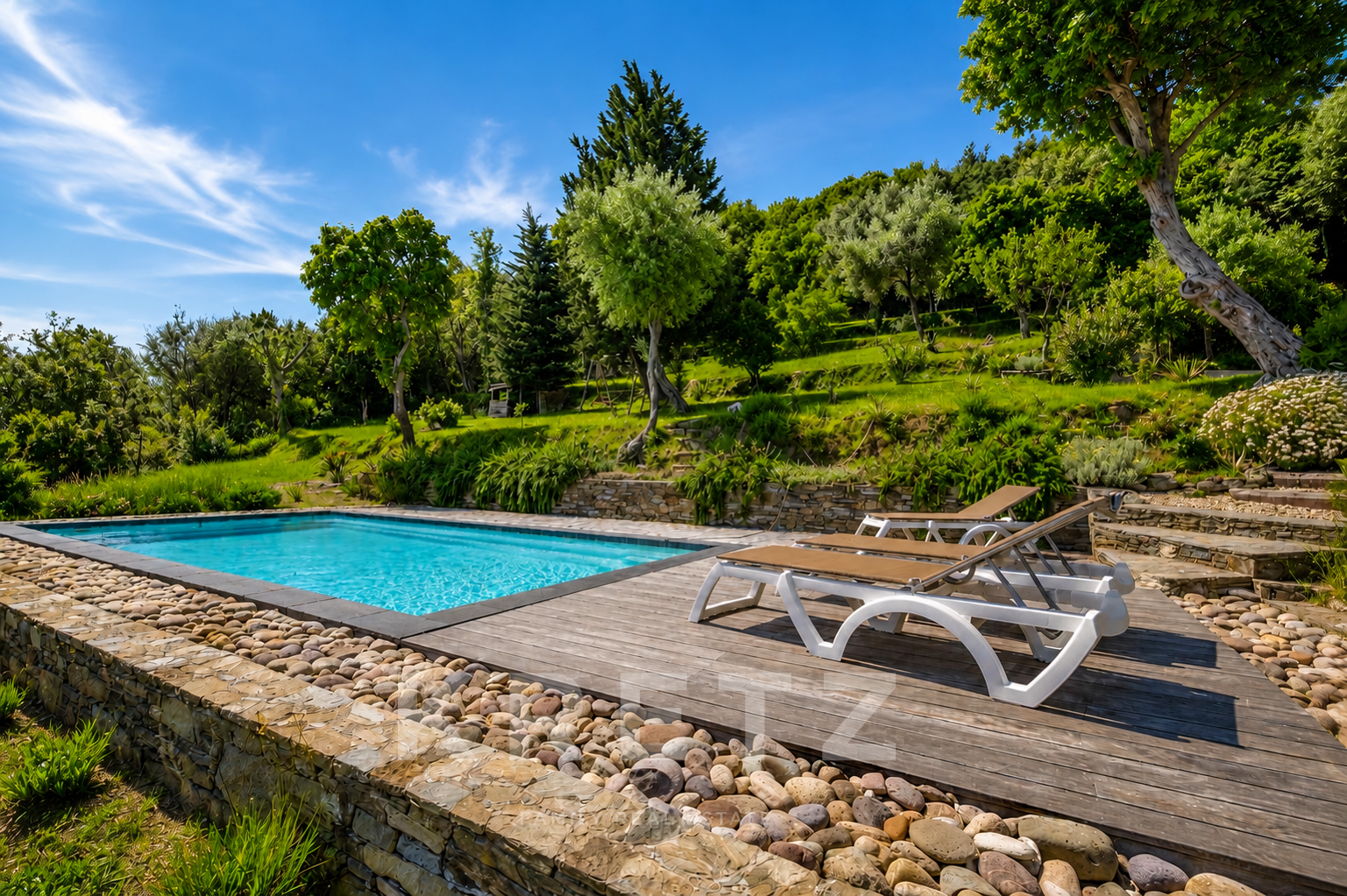 ERBALUNGA – PROPRIÉTÉ DE CHARME AVEC VUE MER PANORAMIQUE ET PISCINE