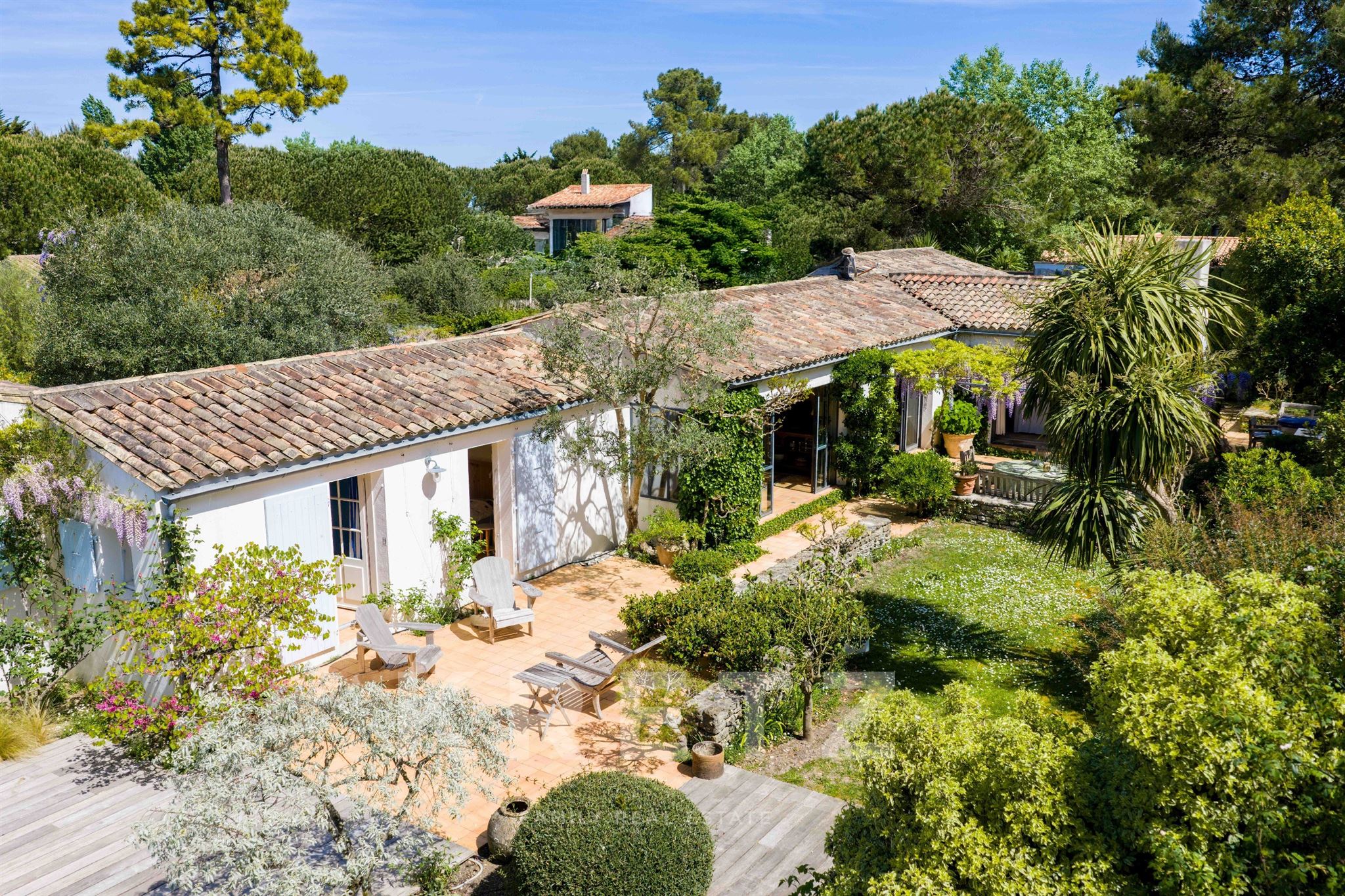 Villa with private beach access