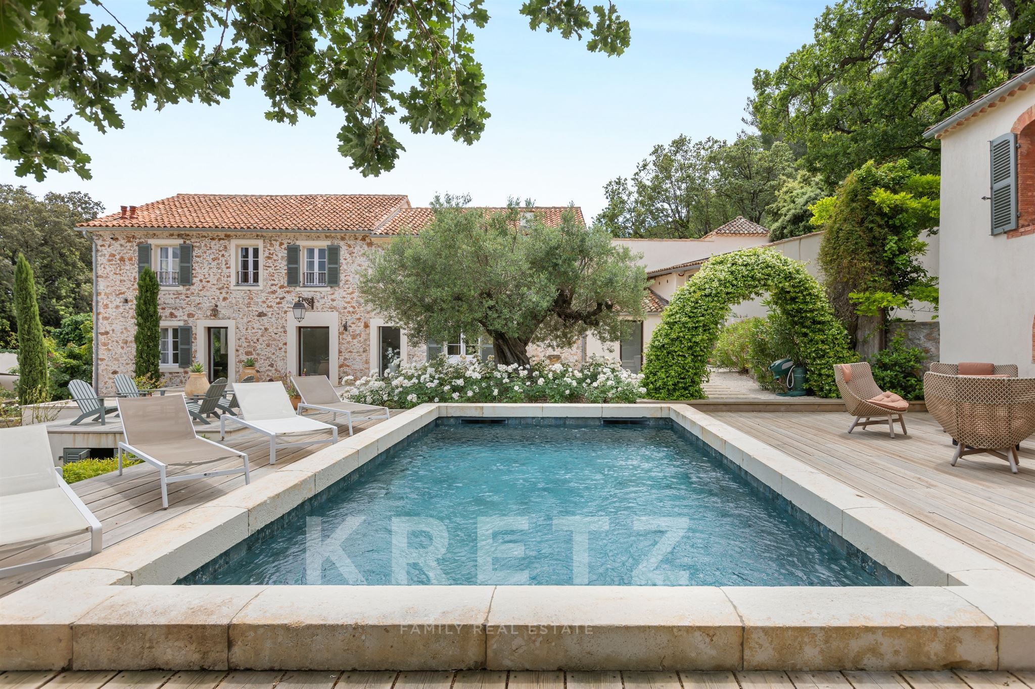 Hyères — Renovated 19th-Century Estate near Almanarre Beach