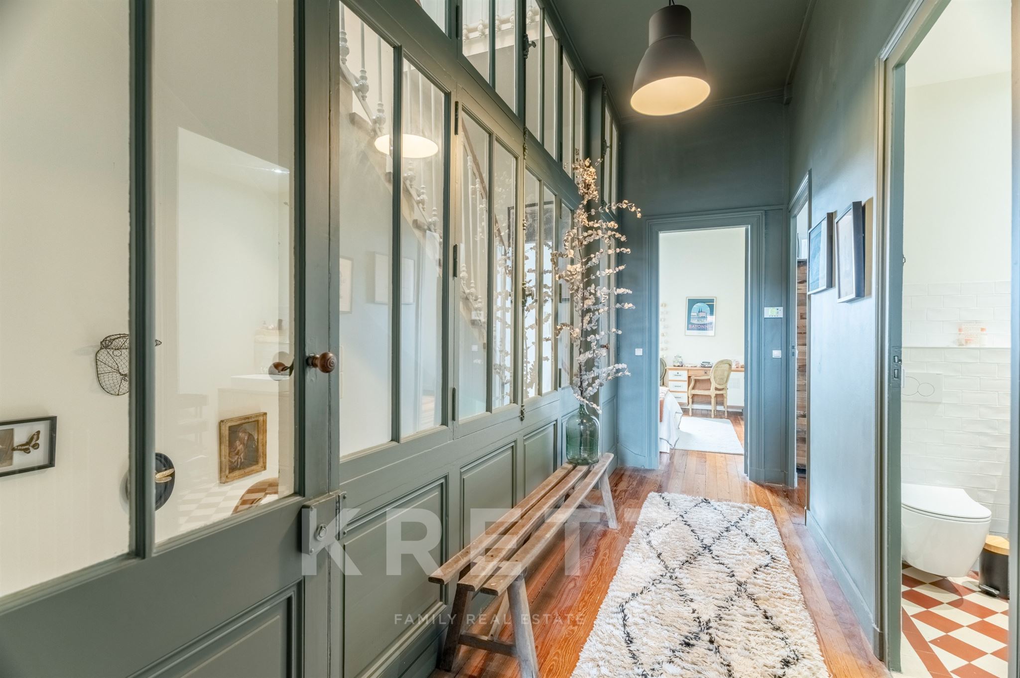 Family Home Renovated 201m² , 5 Bedrooms, 6x3 m Swimming Pool, Rooftop Tropézienne Terrace