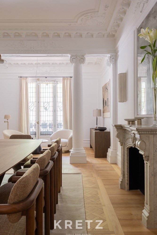 Spectacular renovated apartment with a 55 m² terrace
