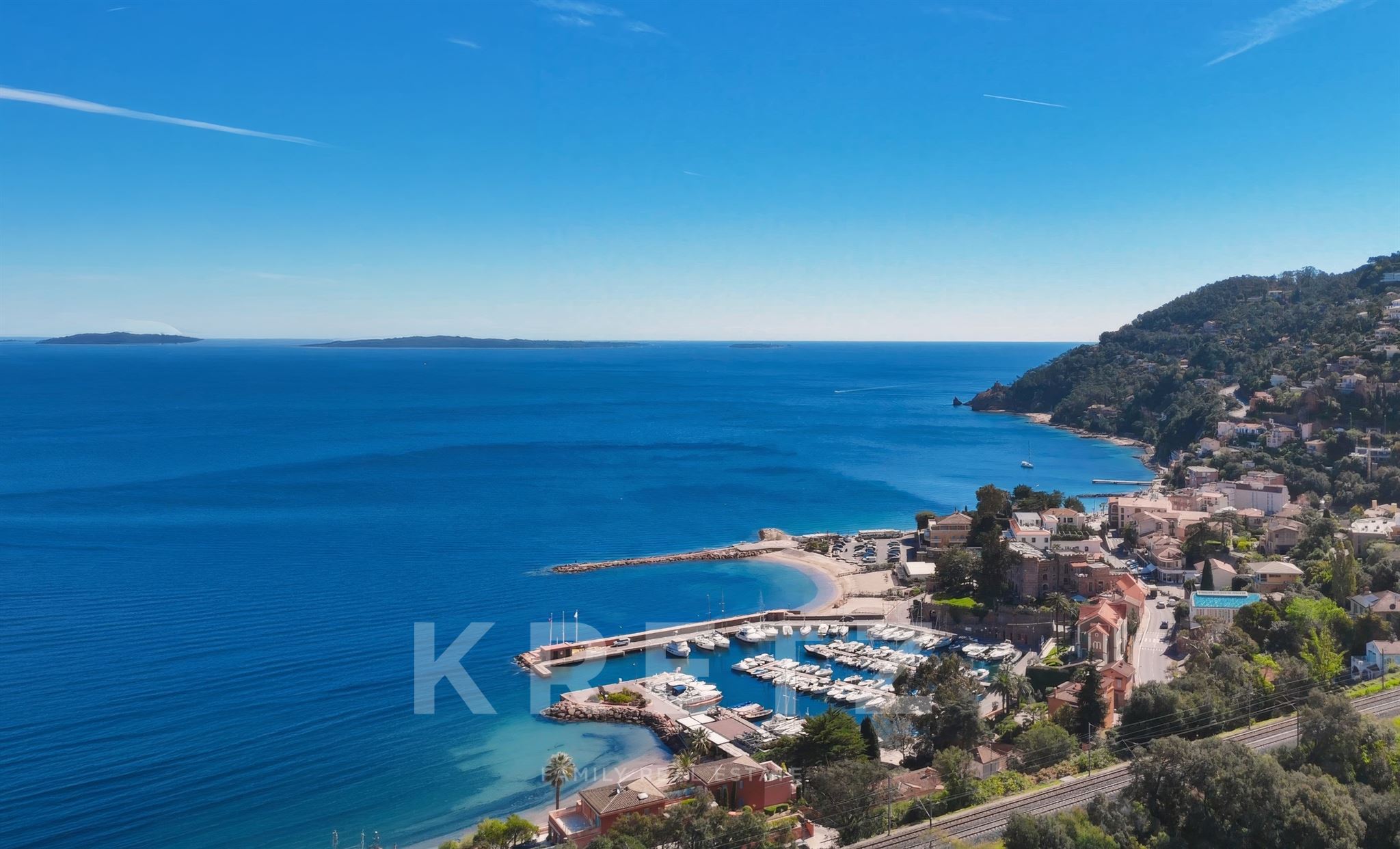CONTEMPORARY VILLA WITH SEA VIEW - THEOULE-SUR-MER