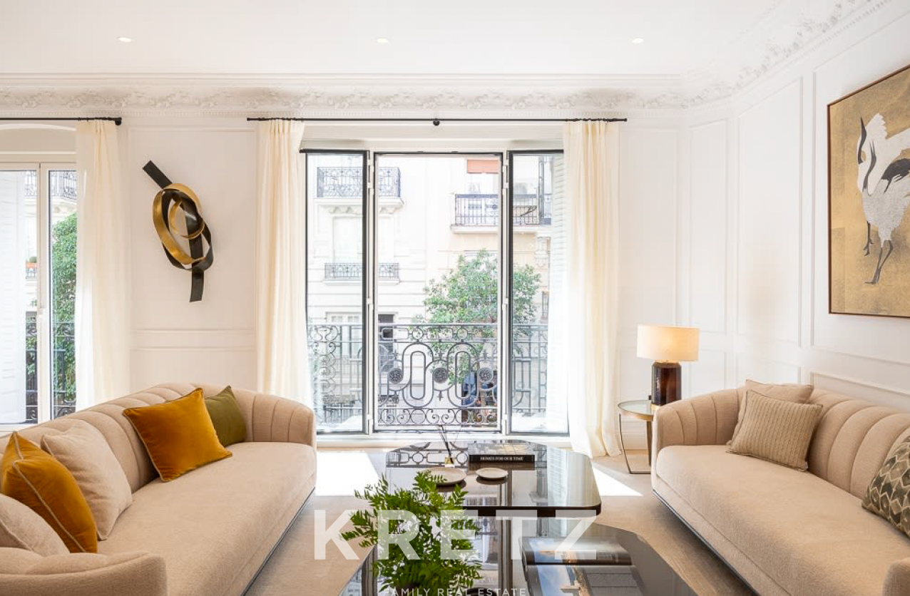 Spectacular apartment in classic building with 119m2 terrace