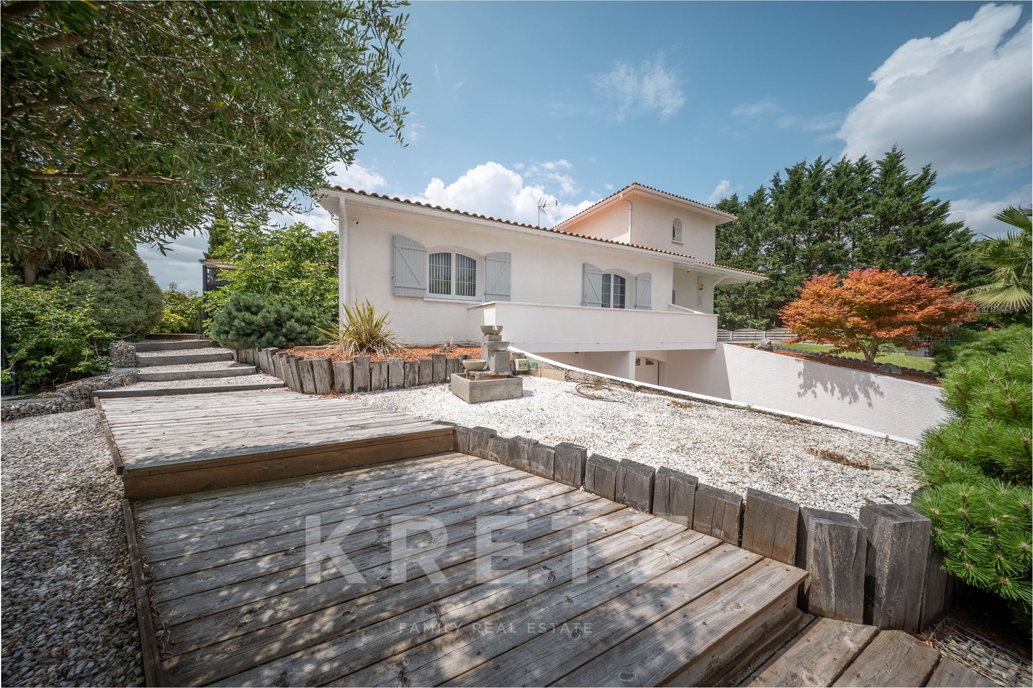 CANEJAN — Holiday spirit, 260 sqm family residence