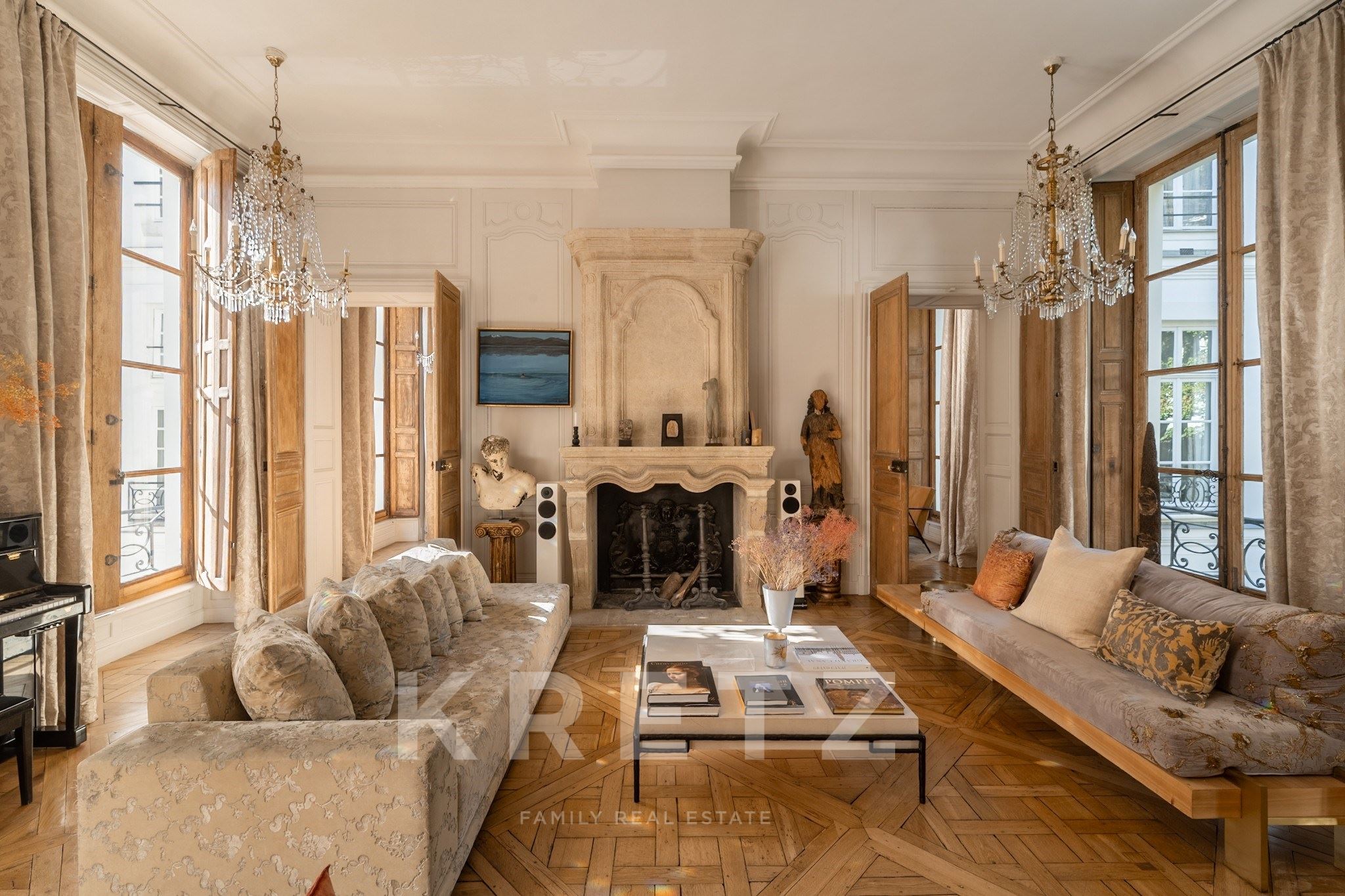 Au coeur d'un hôtel particulier, appartement traversant de 300m2
