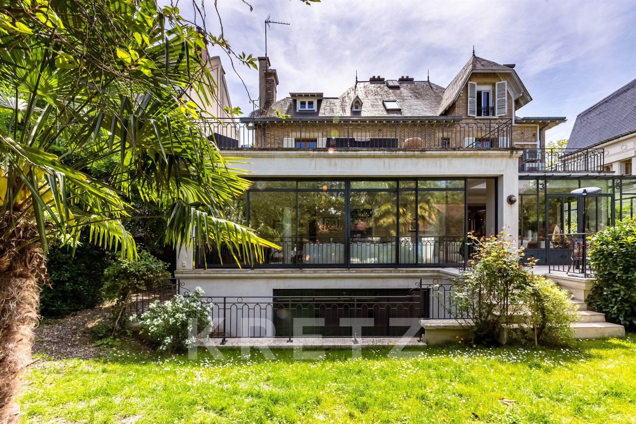Family house of character ideally located
