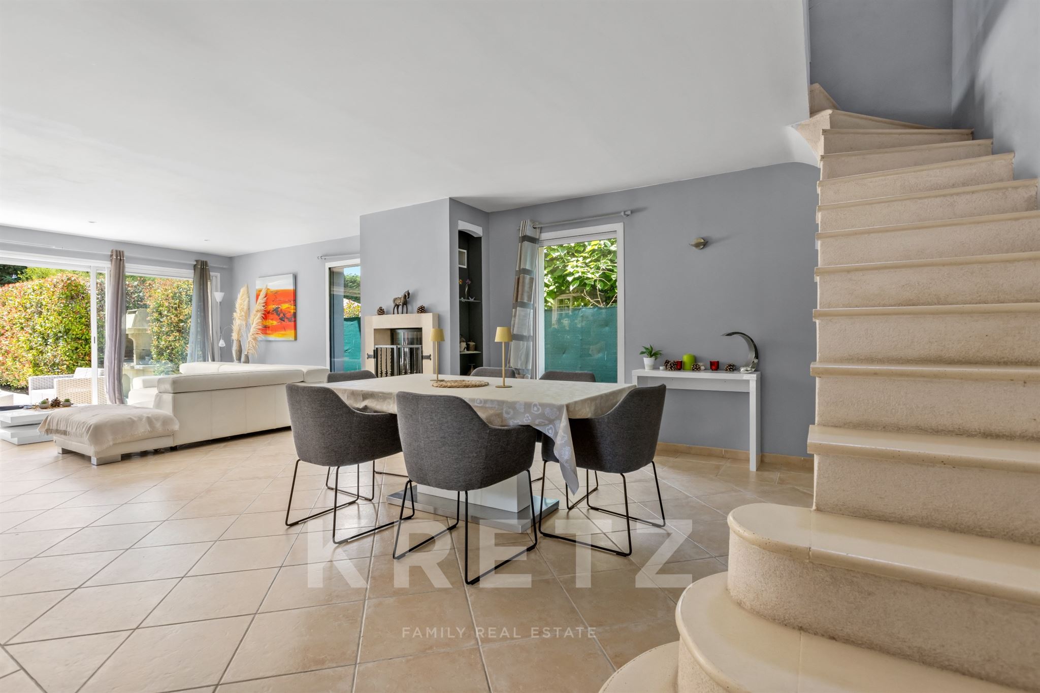 Bright 150 m² villa with swimming pool and large plot - Villeneuve-Loubet