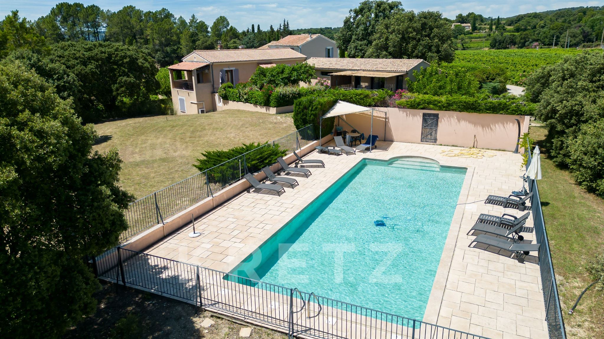 Very large exceptional property - private hamlet in Vaison-La-Romaine