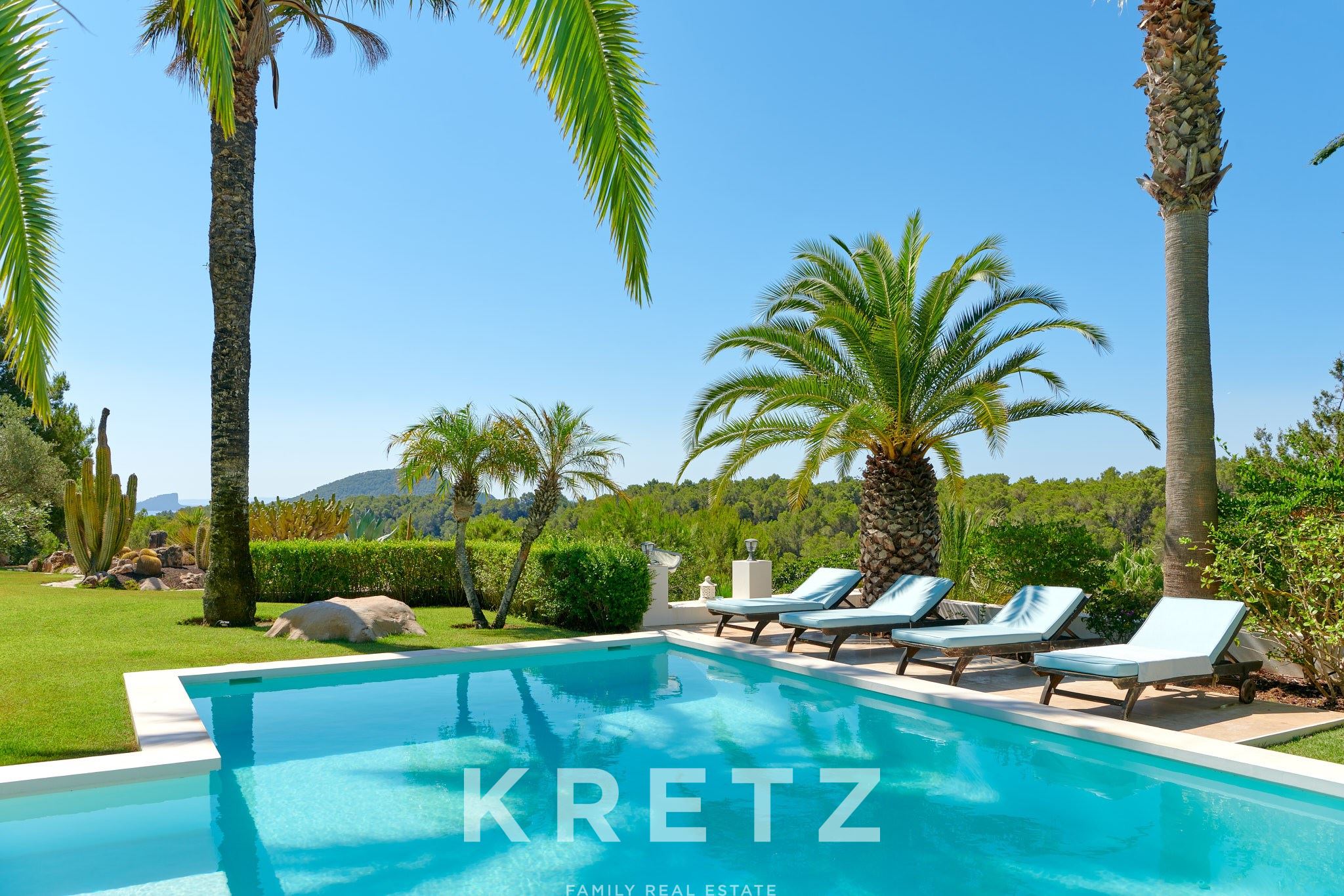 Exceptional Estate with 4 Independent Villas, Pool and Sea View in Cala Jondal, Ibiza
