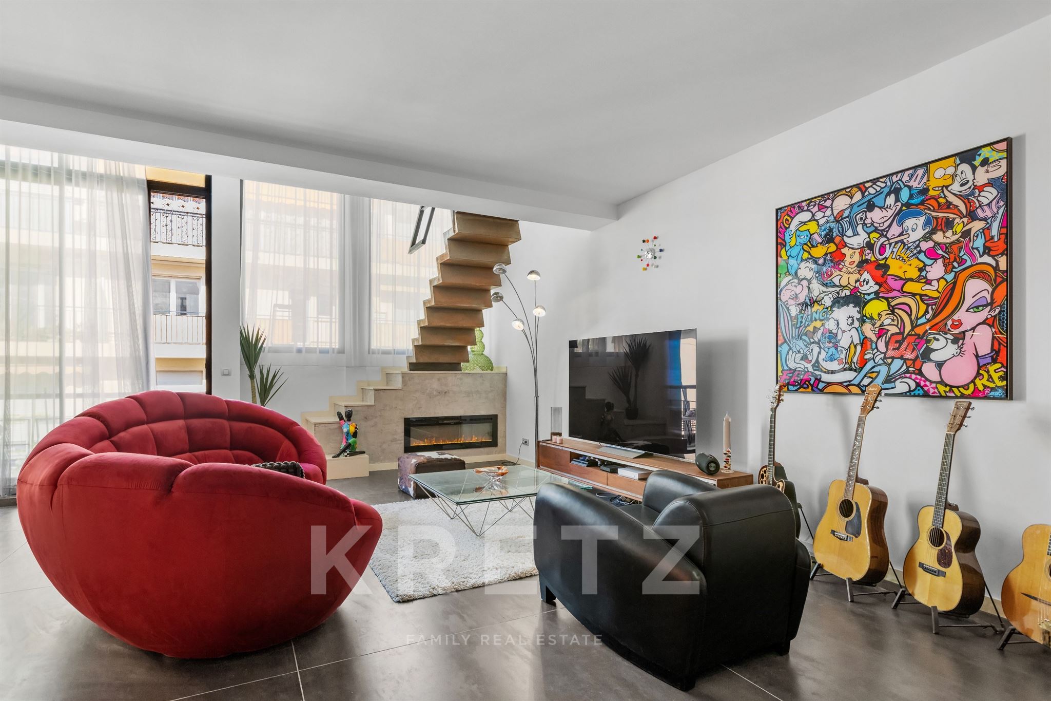 Exceptionnel Appartement Atypique au Cœur d'Antibes avec Vue Mer