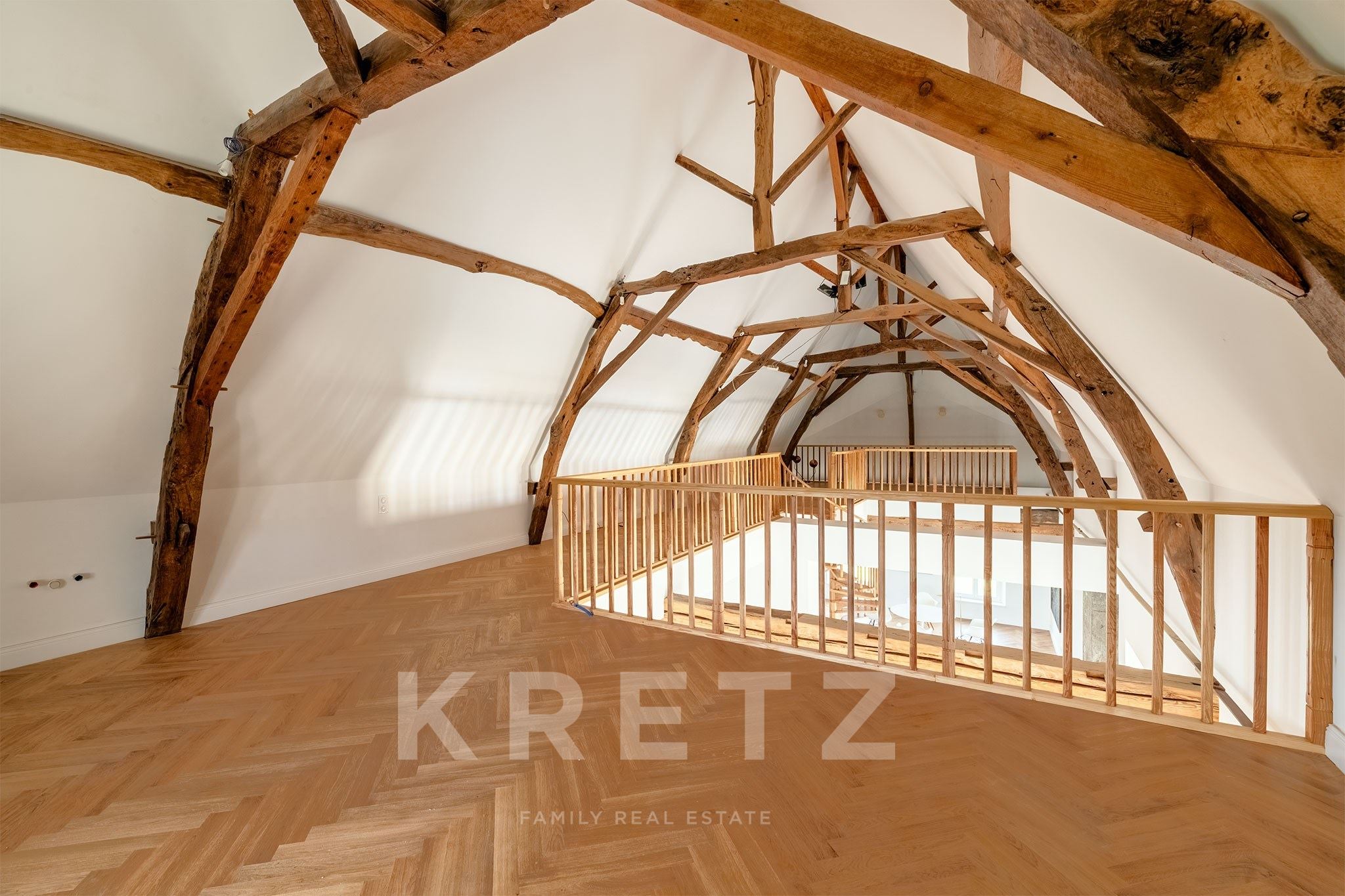 177 sqm duplex nestled within an exceptional château