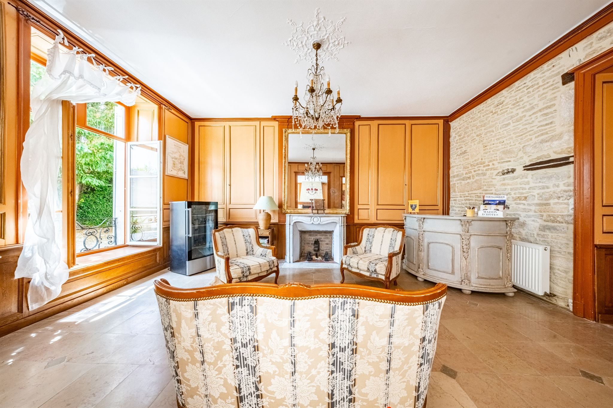 Burgundy - Elegant Character Residence of 450 sqm with 8 suites,Terraces and Courtyard
