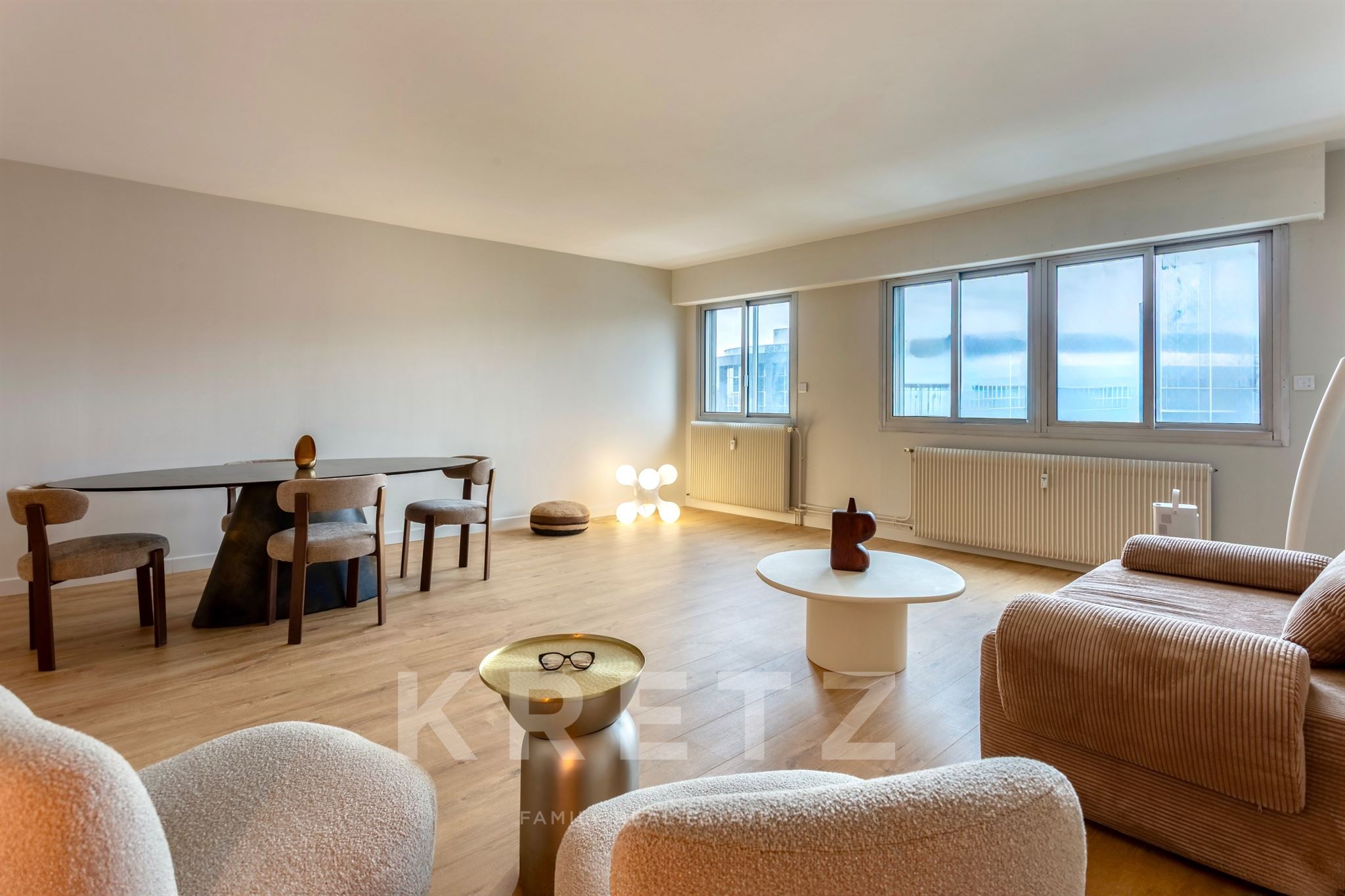 Penthouse-style apartment near the train station and city center