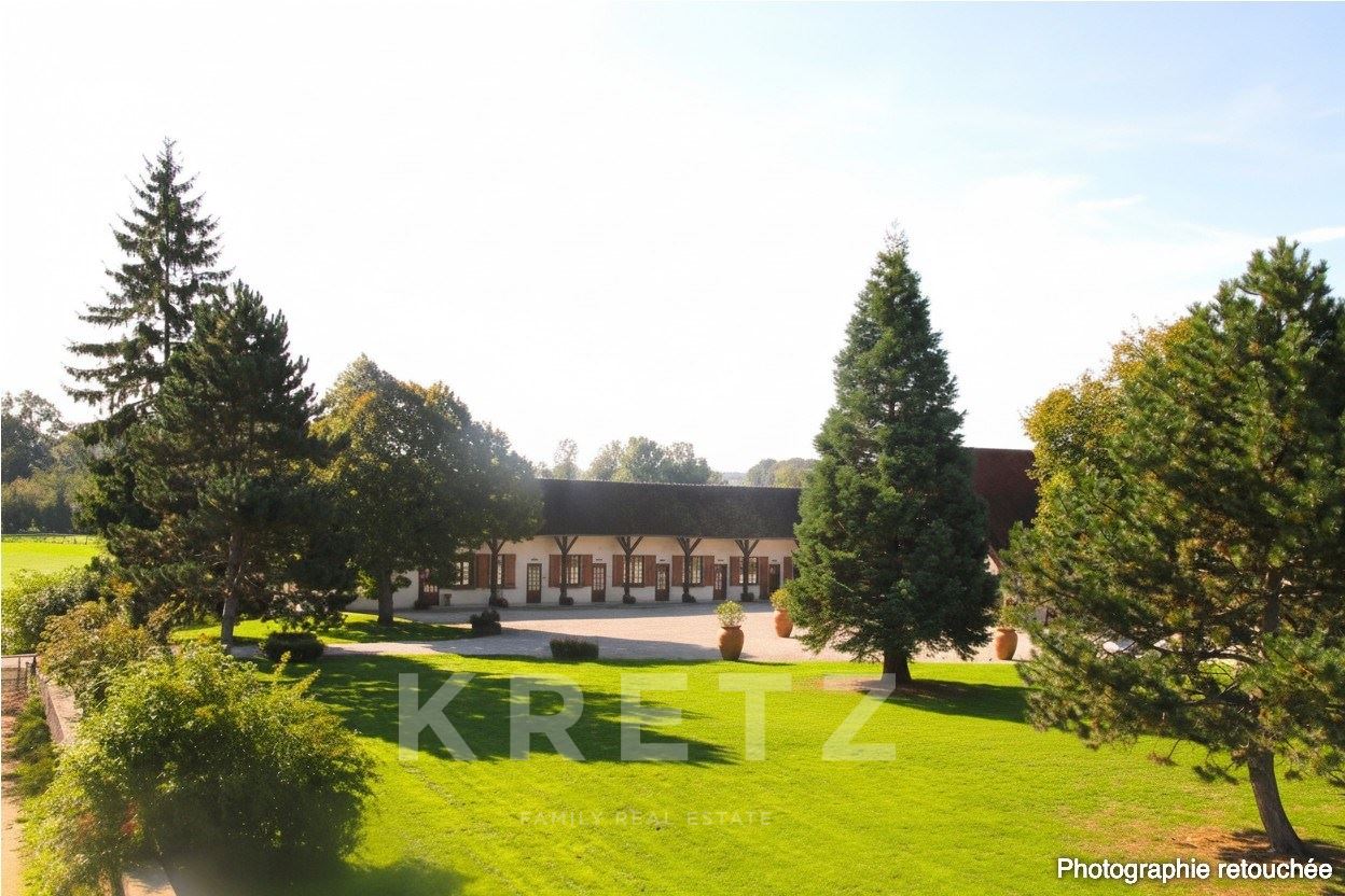 Between Burgundy and Champagne-e -Exceptional equestrian and event venue -1500 m -5.5 ha
