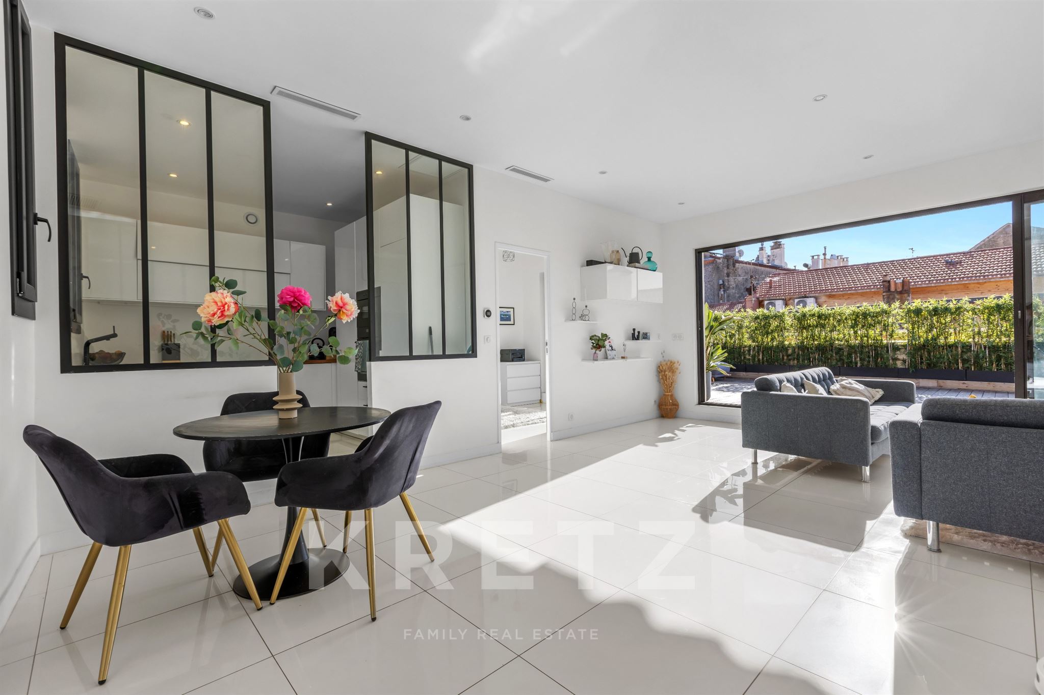 Duplex 5 pièces avec rooftop – Cannes centre