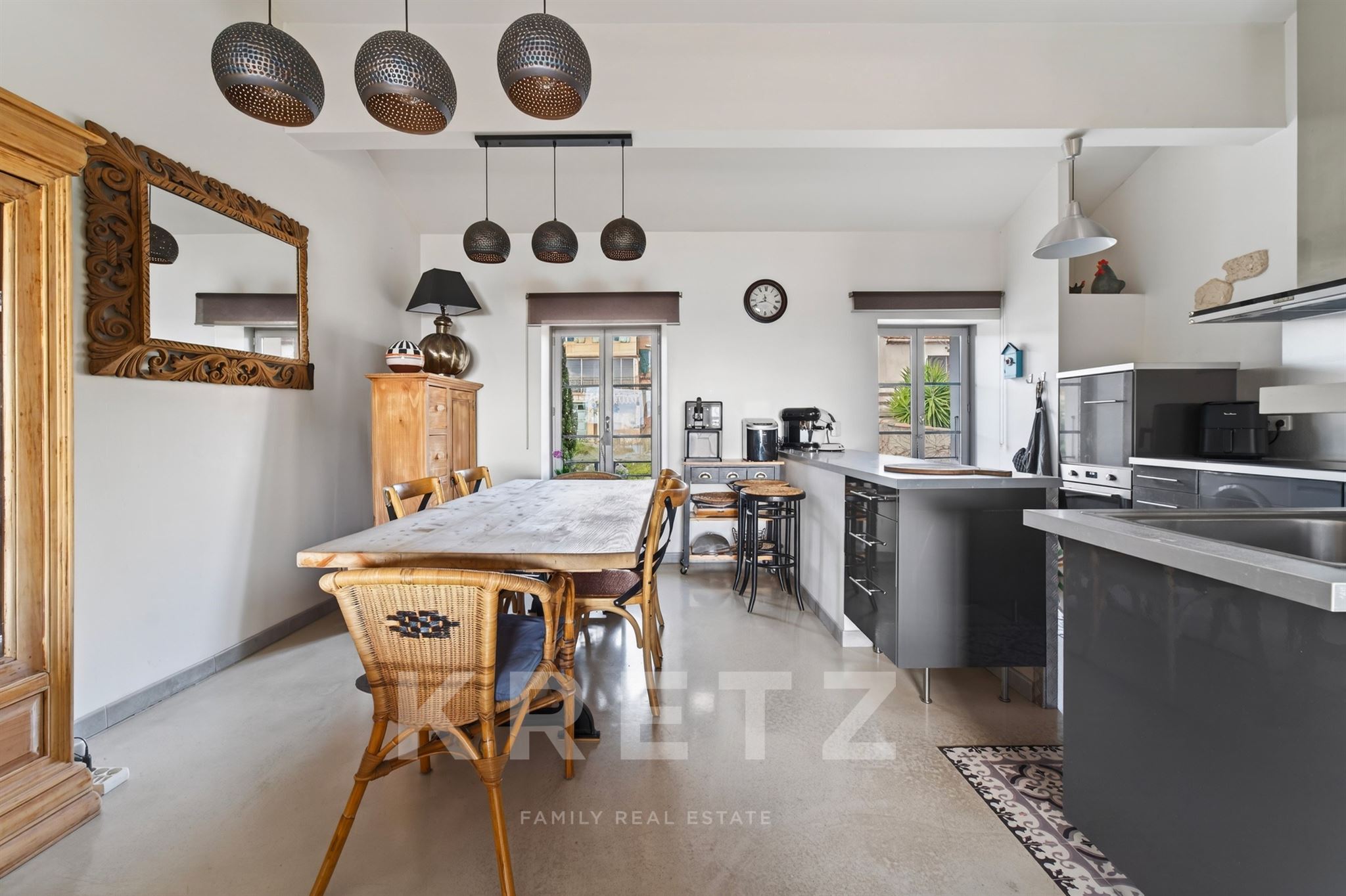 BAGES - Renovated character house facing the lake