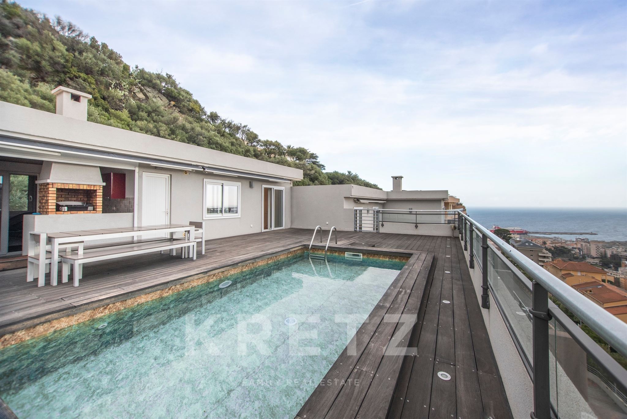 Exceptional penthouse with private pool & sea view - Bastia