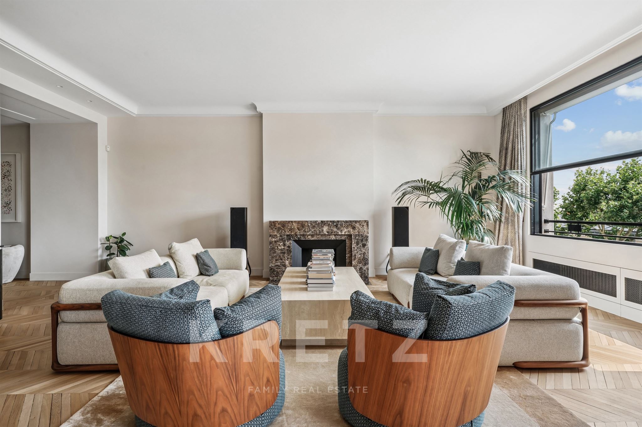 Paris XVI – Reception Apartment in the Heart of Paris' OECD Diplomatic District