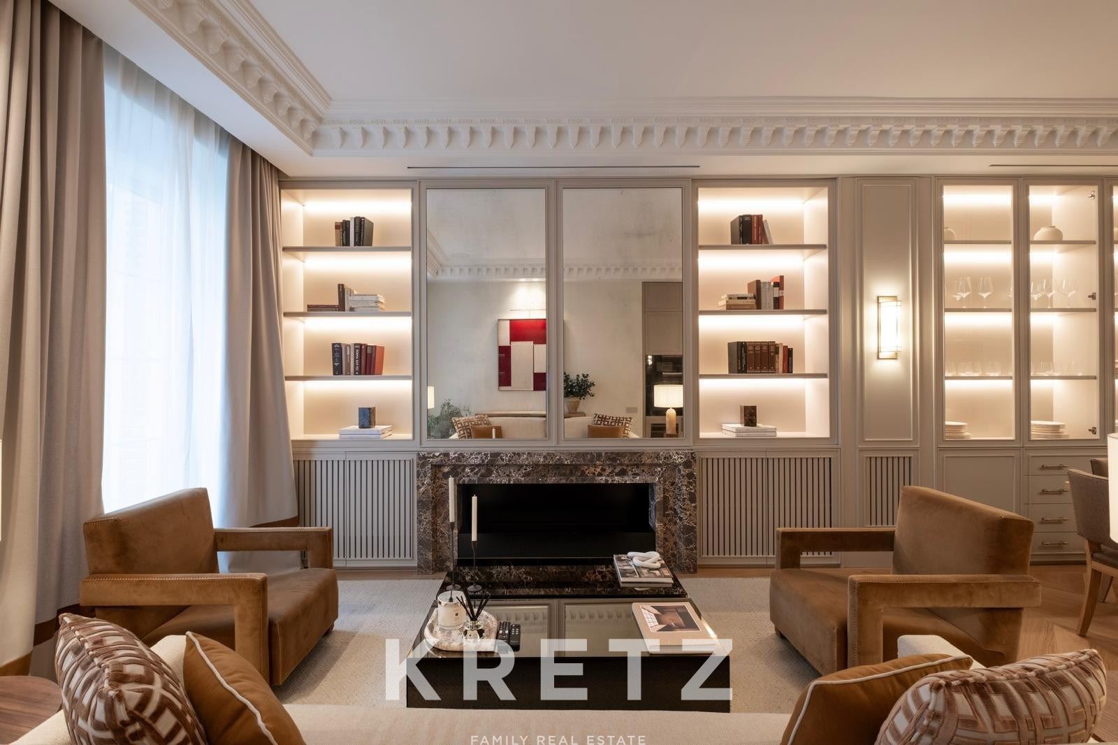 Elegant Fully Renovated Residence in a Classic Building on Salamnca