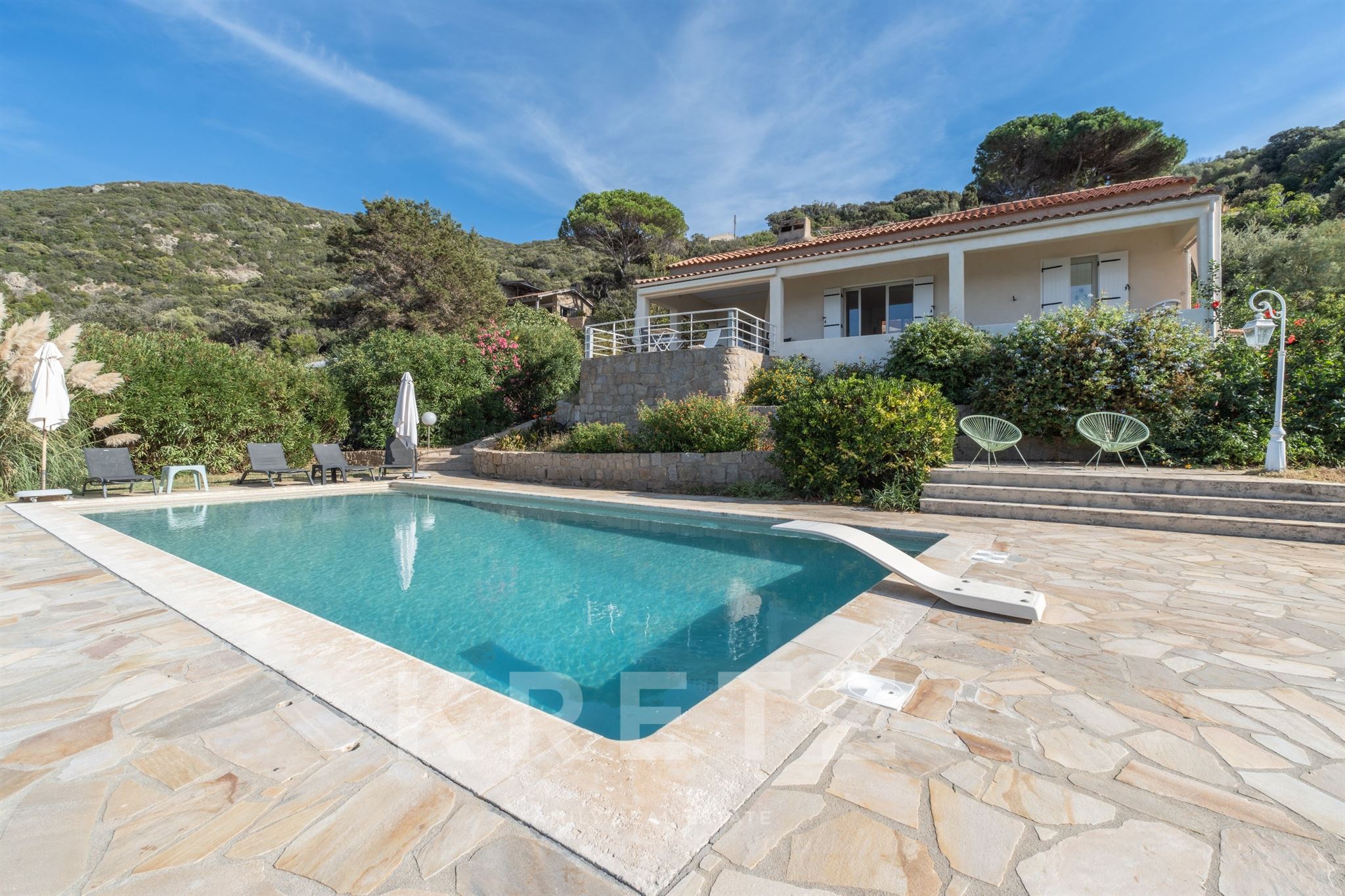 Maison familiale avec piscine
