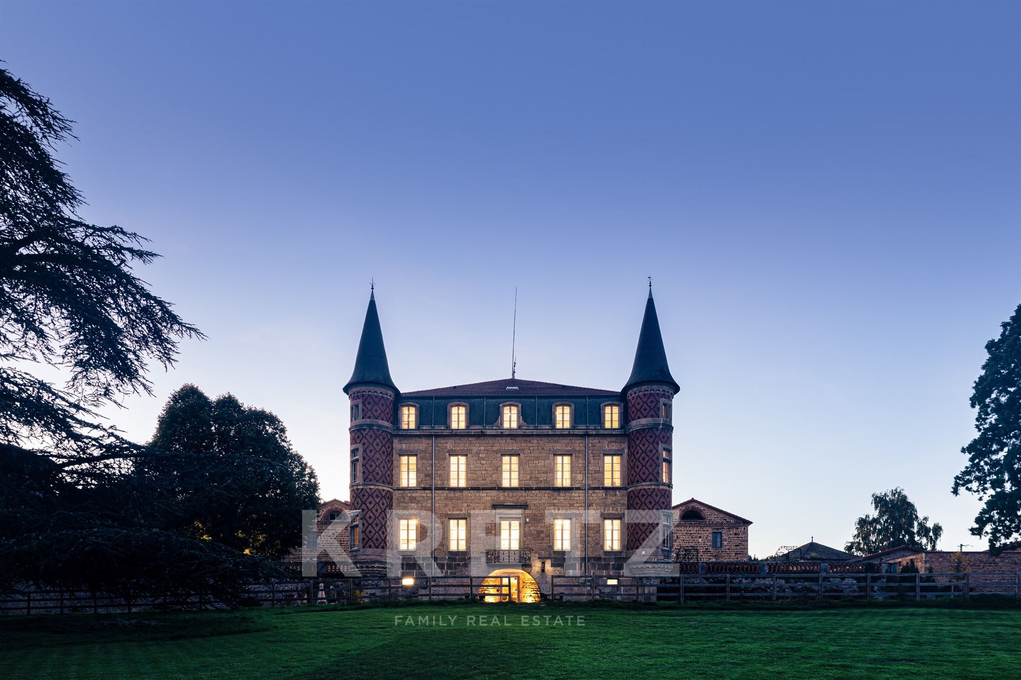 Exceptional estate and château spread over 15 hectares