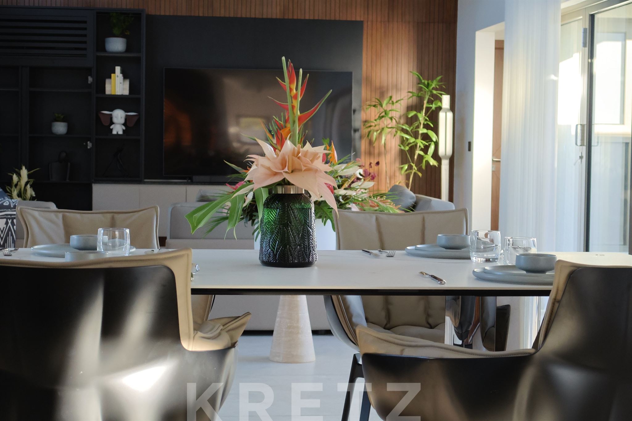 Contemporary 3-bedroom villa with 5-star hotel-style access