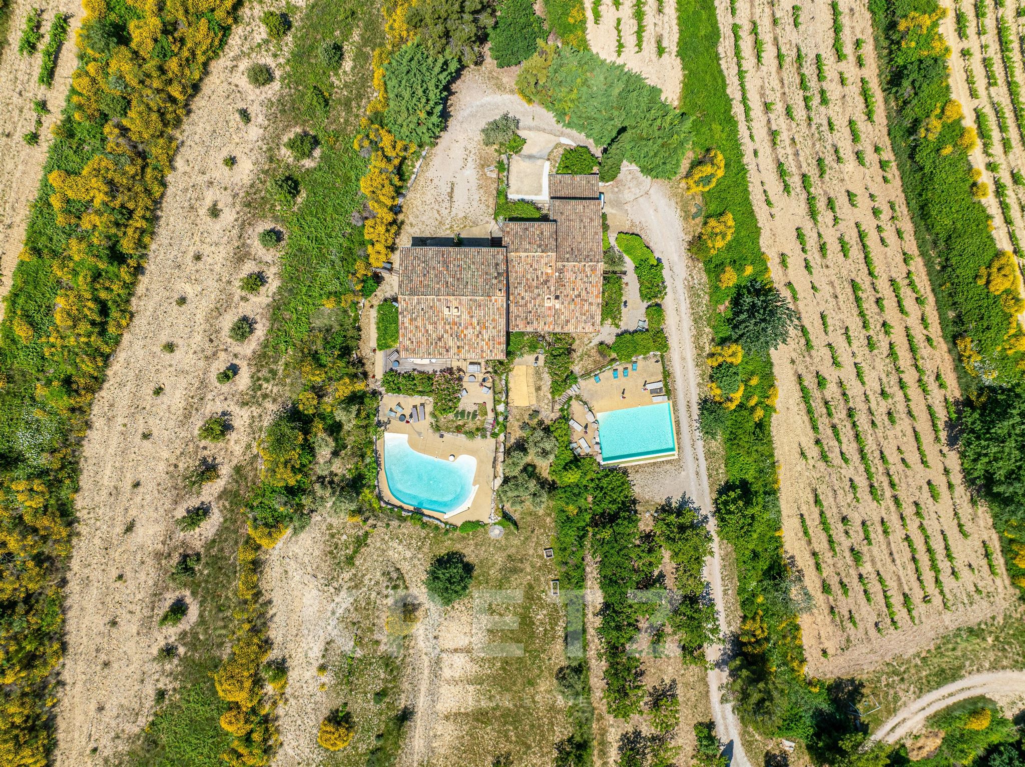 Grande demeure de campagne - deux piscines - vue panoramique