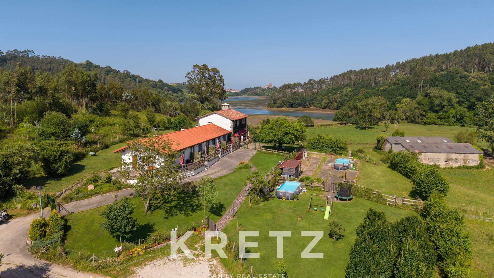 Traditional house and tourist apartments in the heart of Oyambre Natural Park