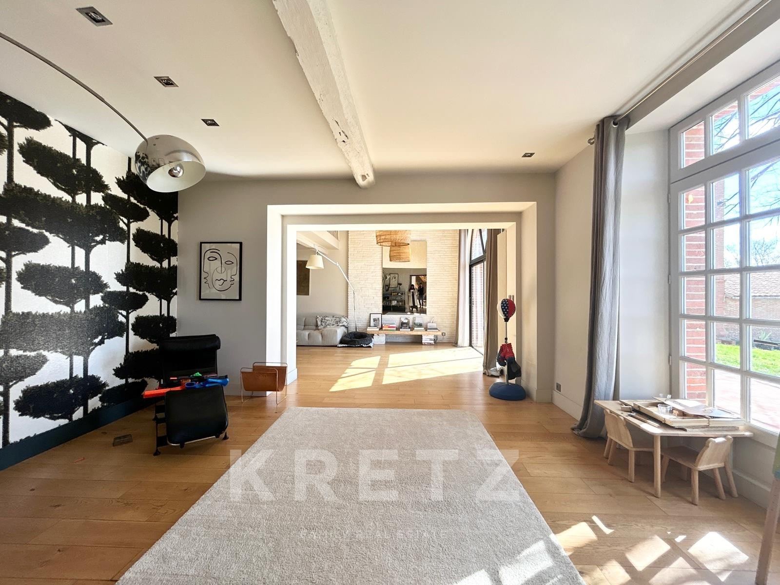 Propriété 1850 rénovée, terrain 6000m2, piscine, pigeonnier, vue dégagée - 20 minutes de Toulouse