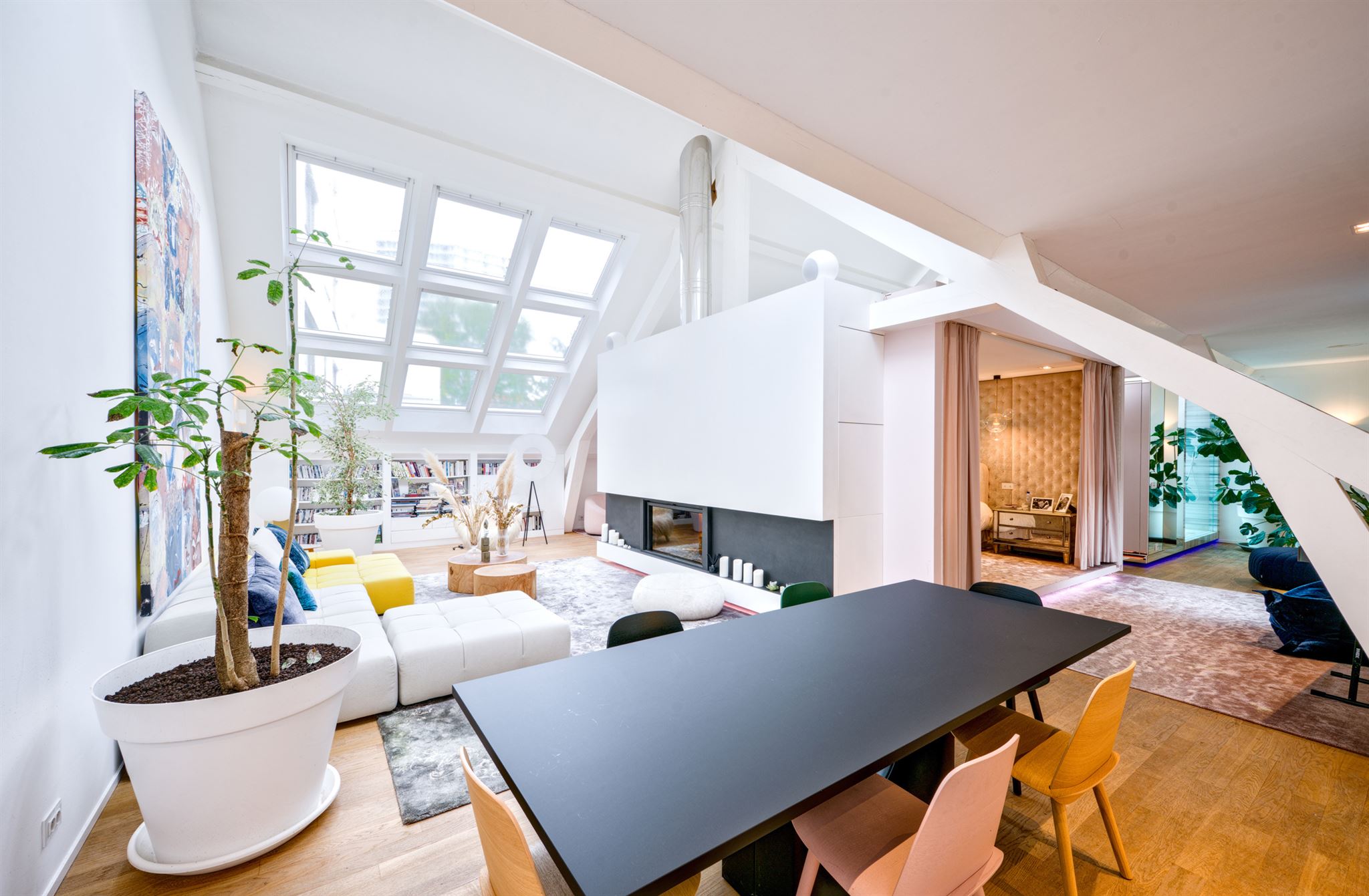 Chatelain, Exceptional Contemporary Loft with Rooftop