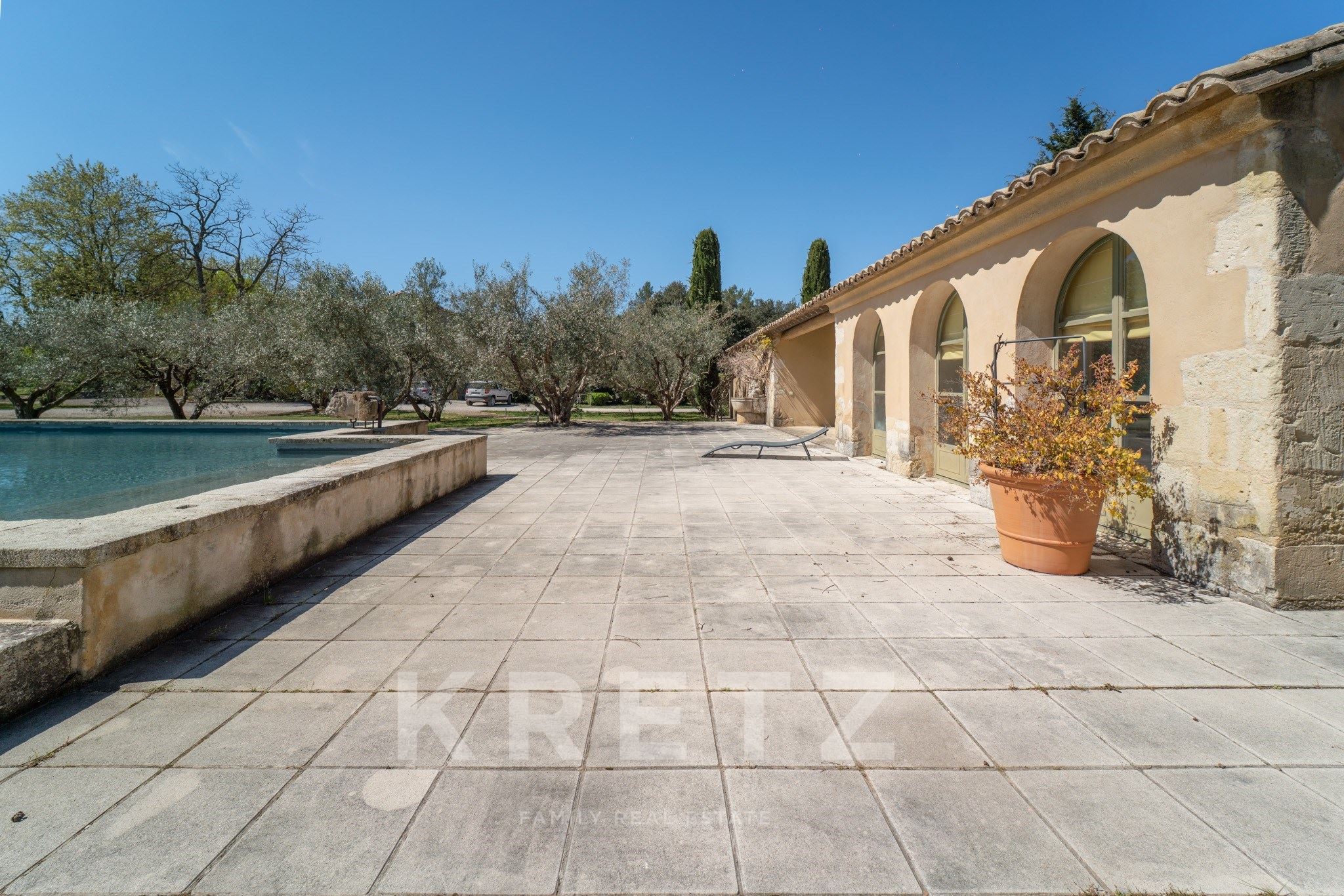 28-hectare estate between Saint-Rémy-de-Provence and Avignon – Exceptional property project in the h