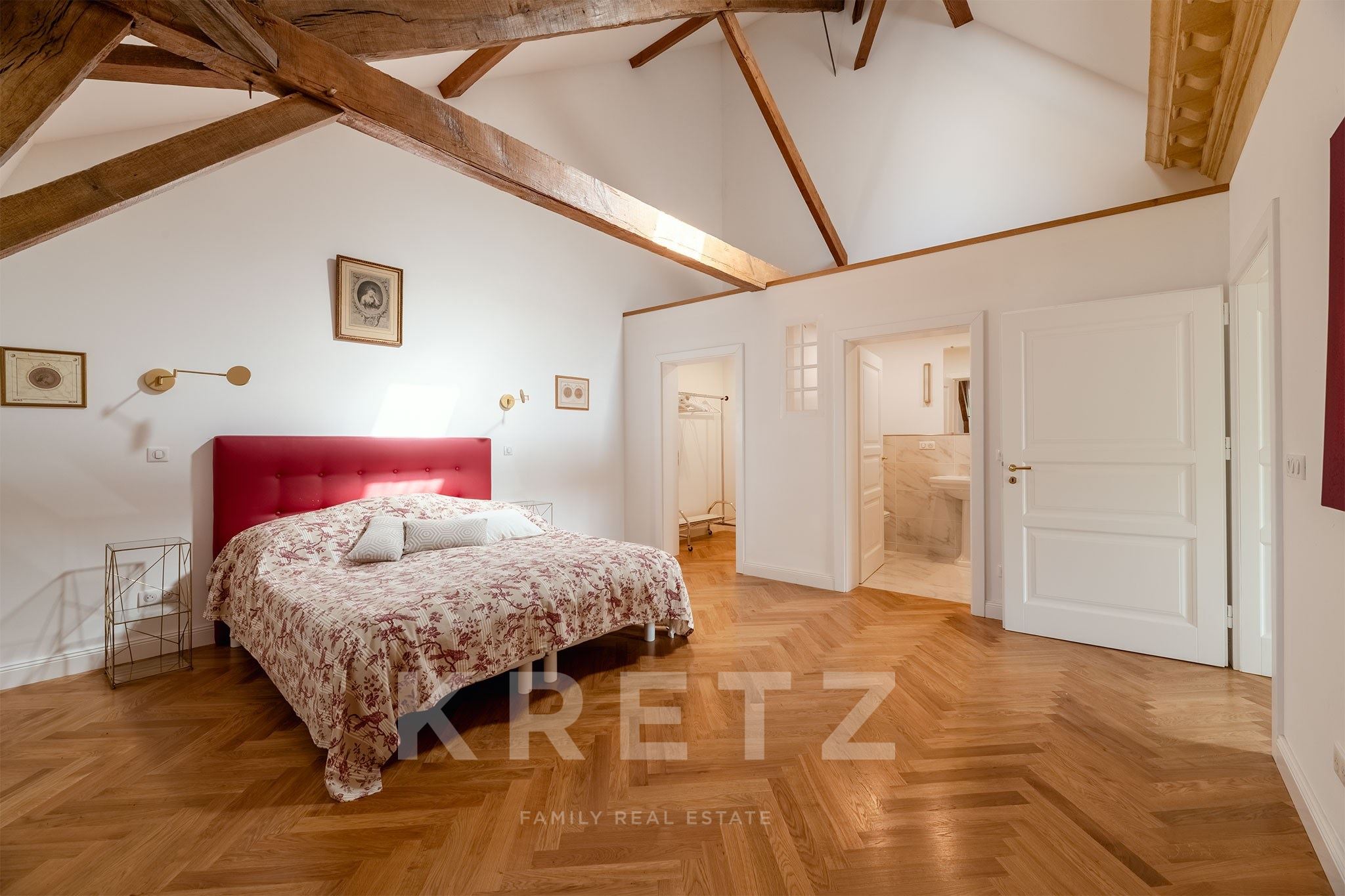 50 sqm duplex nestled in the heart of a château in Dordogne
