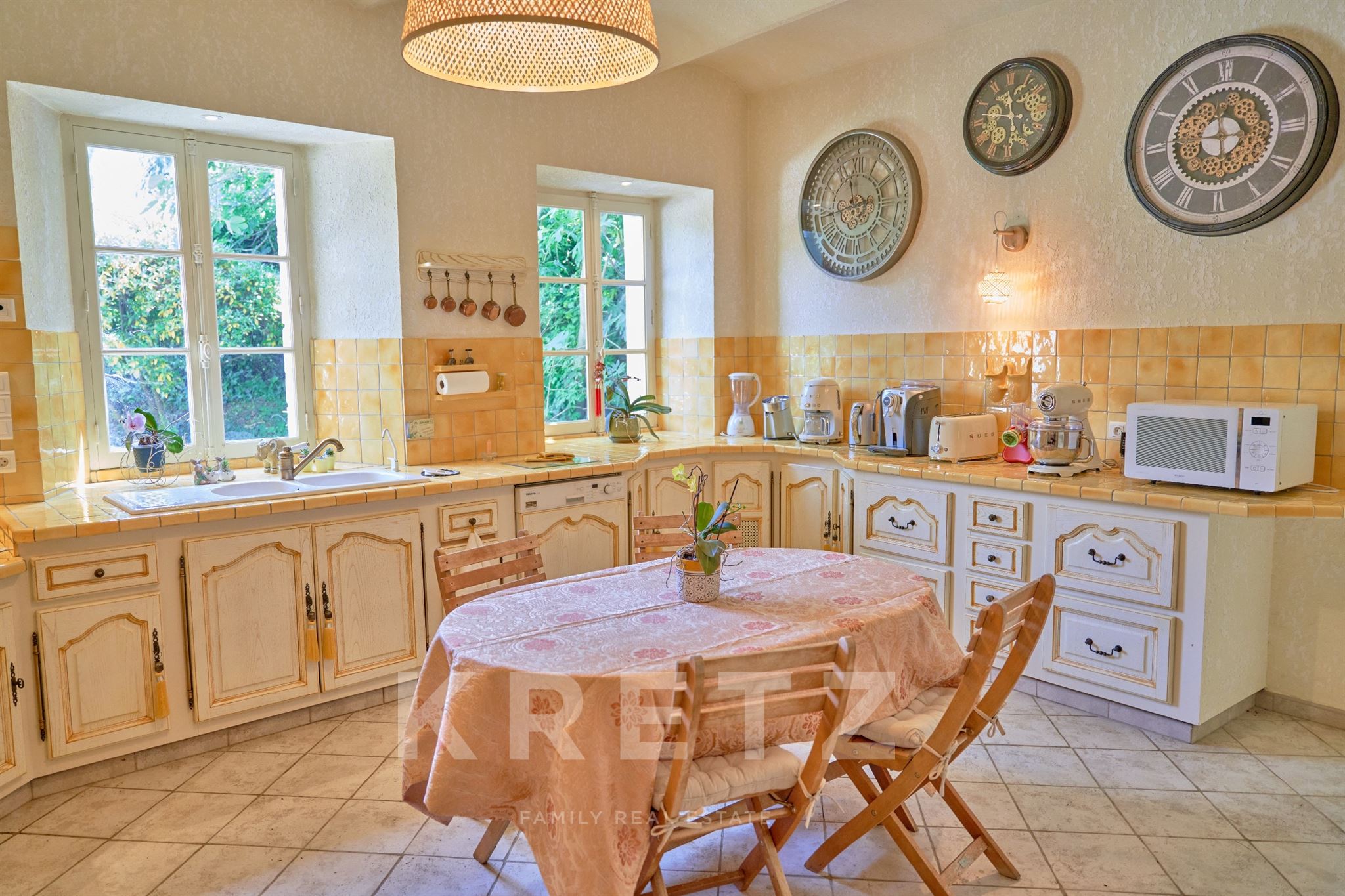 Renovated 18th century residence with swimming pool and garden