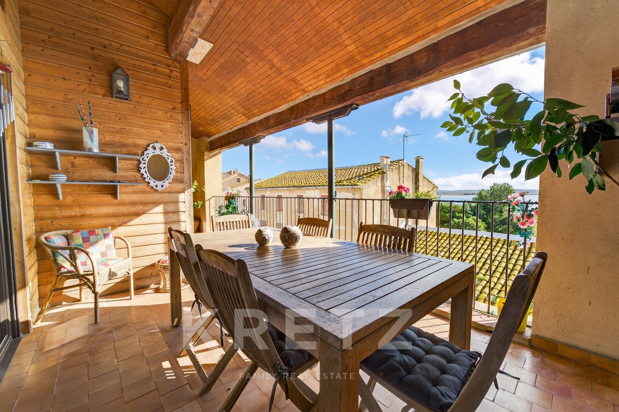 BAGES - Renovated character house facing the lake