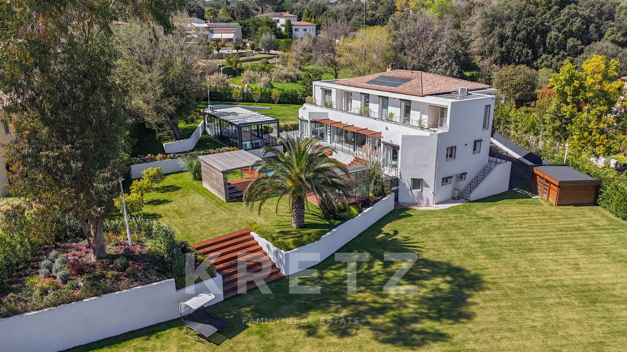 Valbonne — villa contemporaine 7 chambres avec piscine, prestations premium