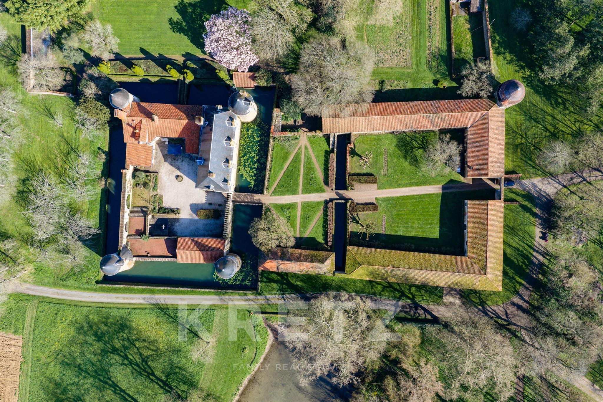 HISTORIC 16TH CENTURY CHÂTEAU – 45-HECTARE ESTATE – 50 MINUTES FROM LA ROCHELLE