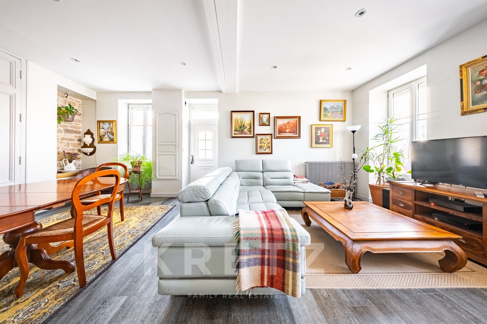 Burgundy - Winemaker's house 198 m2 - 5 bedrooms - vaulted cellar - vineyard view