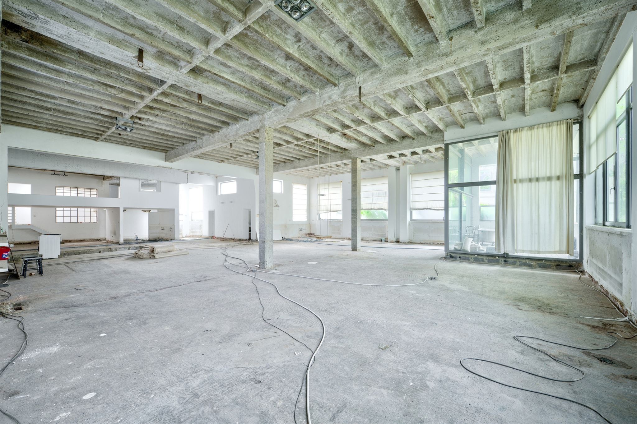 Exceptional loft inside a 700 m² courtyard block to be reinvented