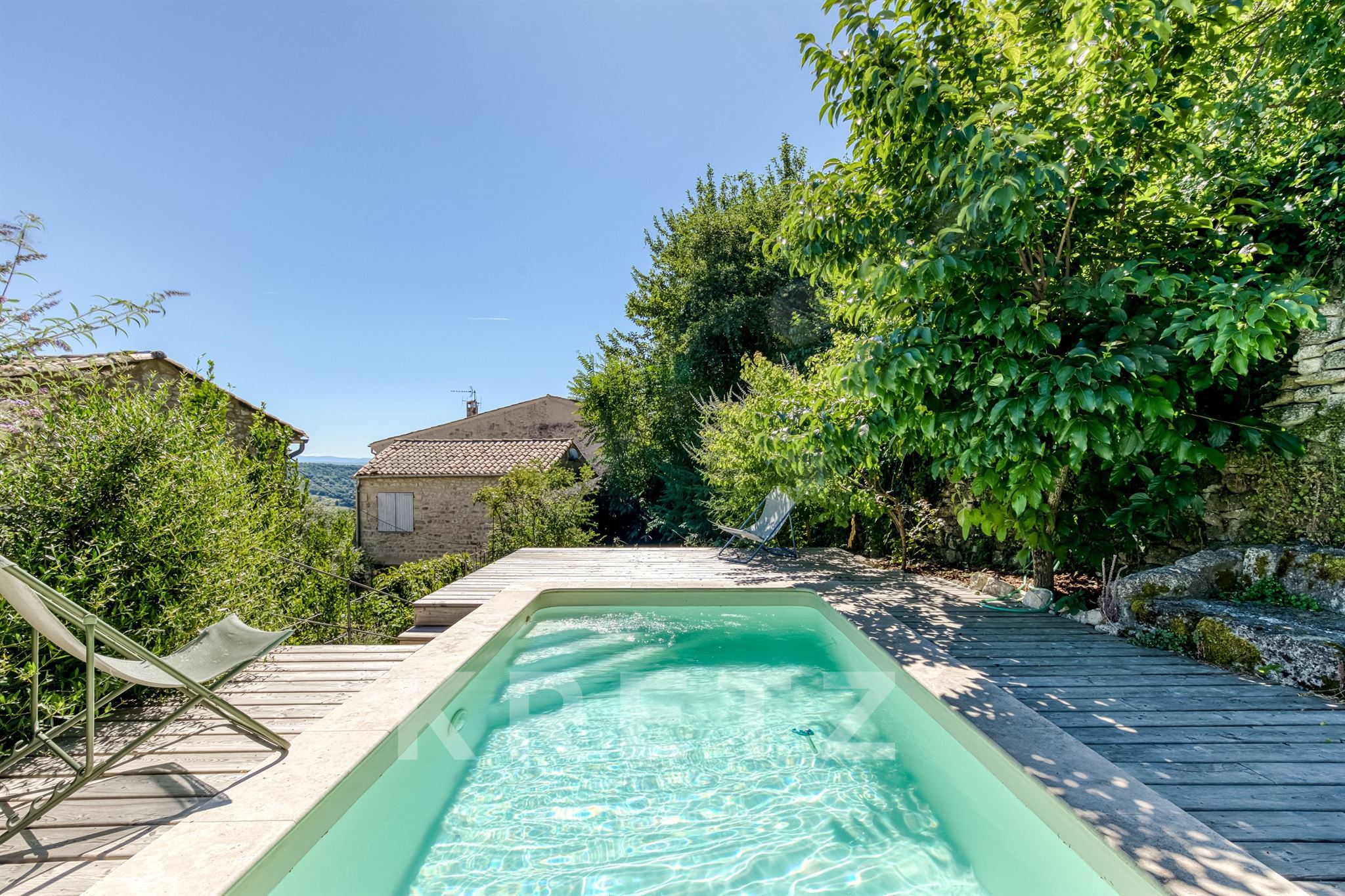 Maison de village 230m2 centre Forcalquier entièrement rénovée avec piscine
