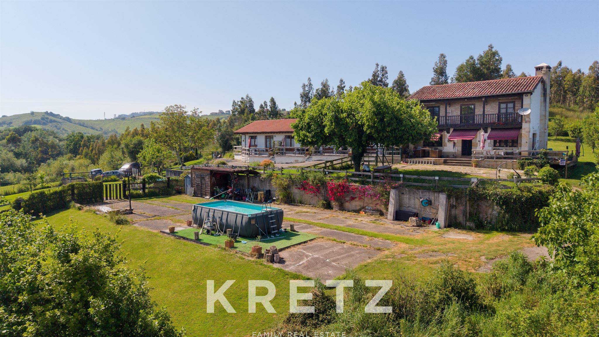 Traditional house and tourist apartments in the heart of Oyambre Natural Park