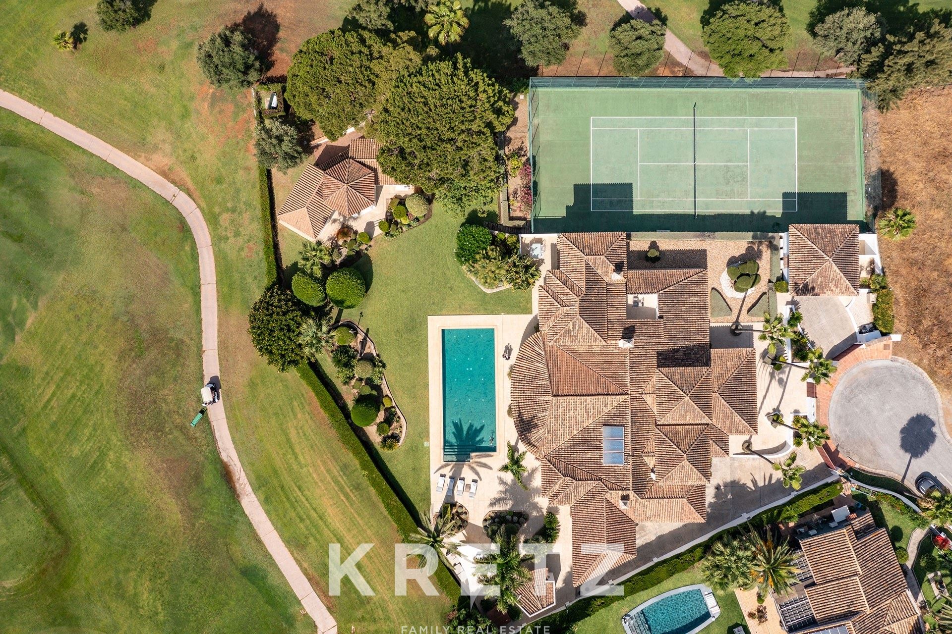 The White House – Andalusian charm and refinement on the golf course border