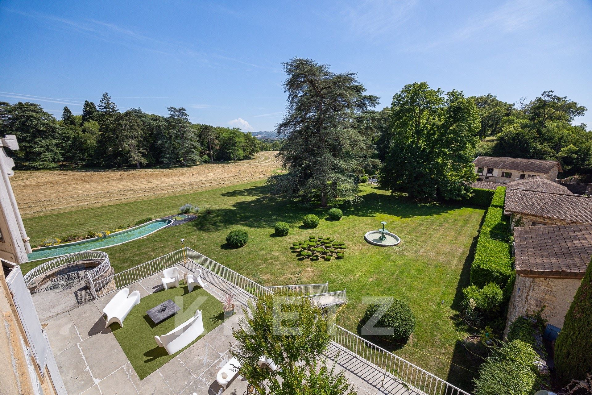 DOMAINE DE CHANILLE — DEMEURE HISTORIQUE AU CŒUR DE 19 HECTARES