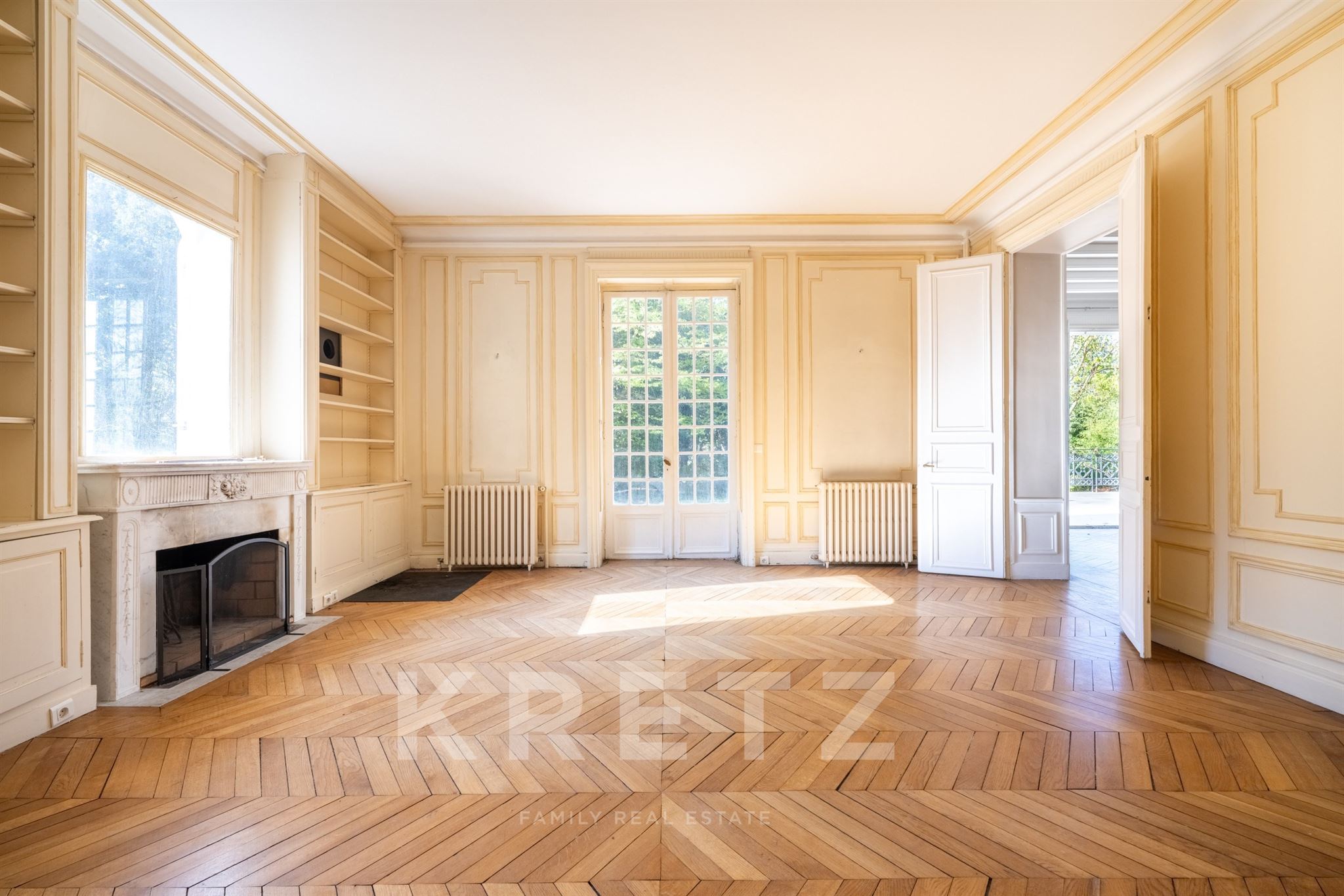 Historic property located in the heart of the Maisons-Laffitte park