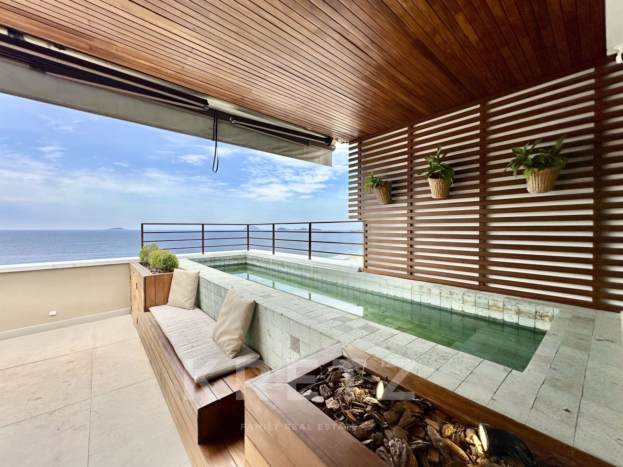 Renovated Oceanfront Duplex Penthouse in Leme, Rio de Janeiro