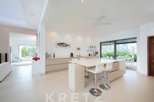 Exceptional villa with a huge swimming pool