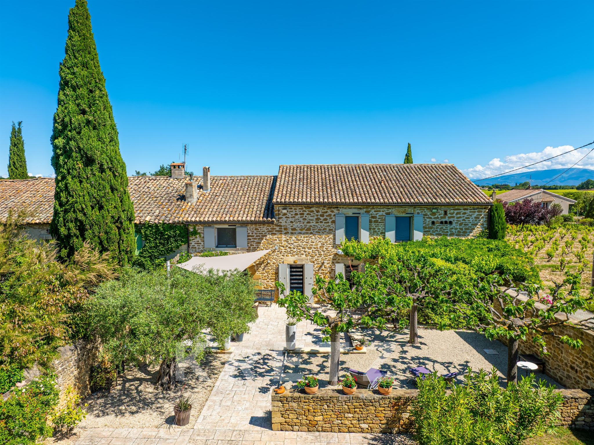 Beautiful Provençal farmhouse with swimming pool - High quality restoration