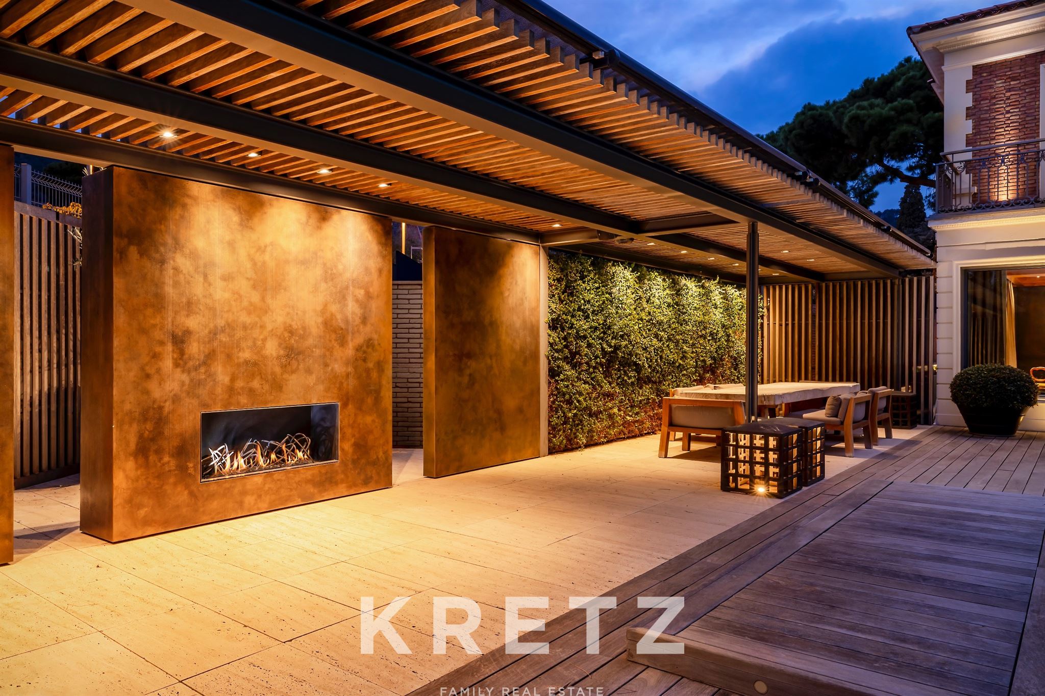 Impeccable house with garden and swimming pool in Avenida Pearson, Barcelona.