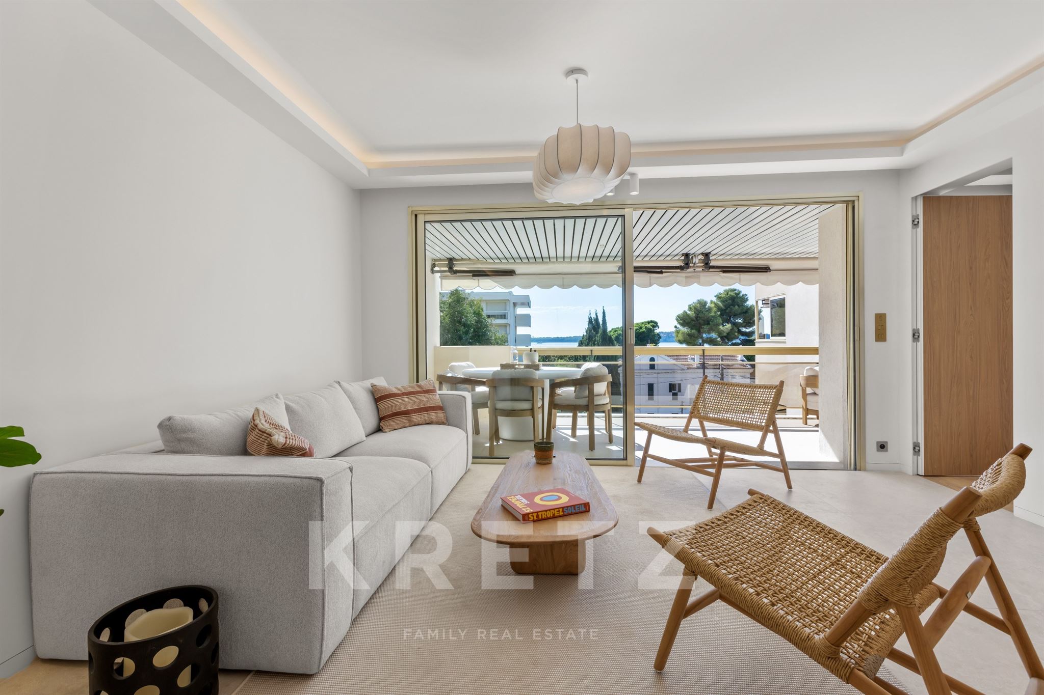 Appartement Rénové 3 pièces palm Beach vue mer Garage