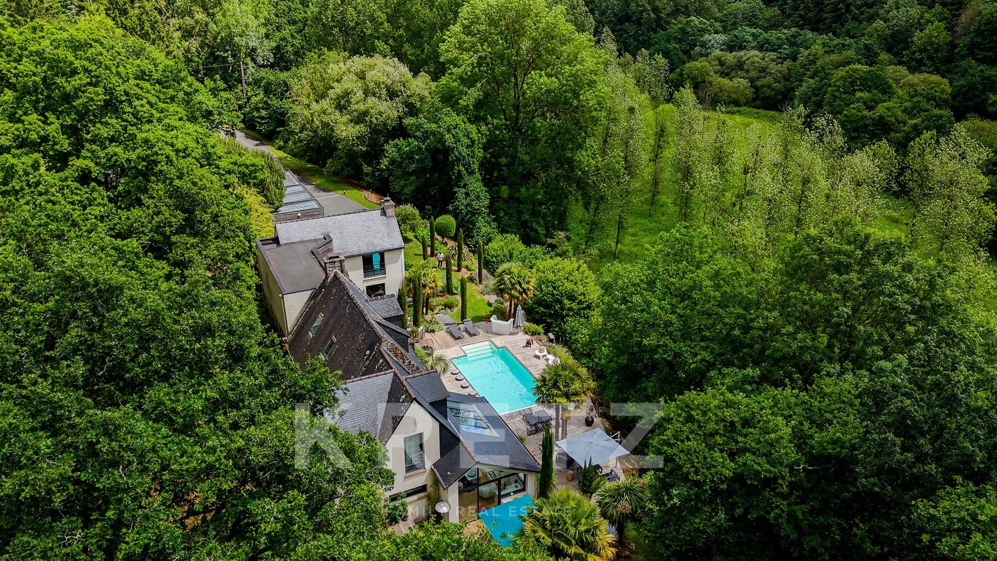 Propriété de caractère avec piscine sur 1 hectare aux portes de Saint-Brieuc